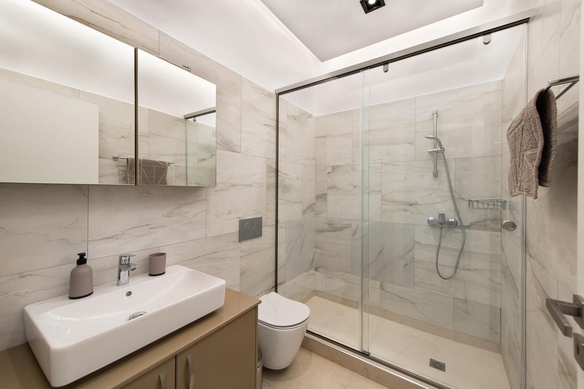 One-Bedroom Apartment with Spa Bath
