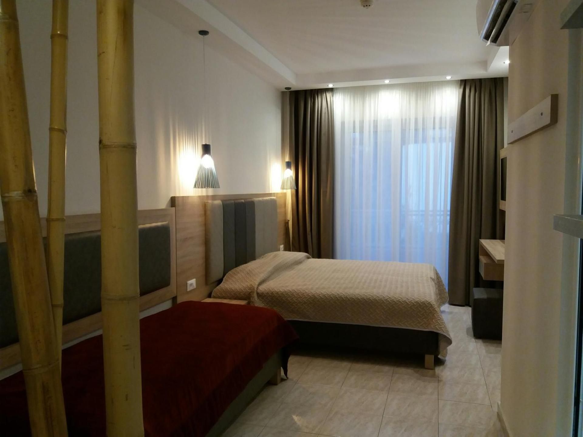 DELUXE APARTMENT