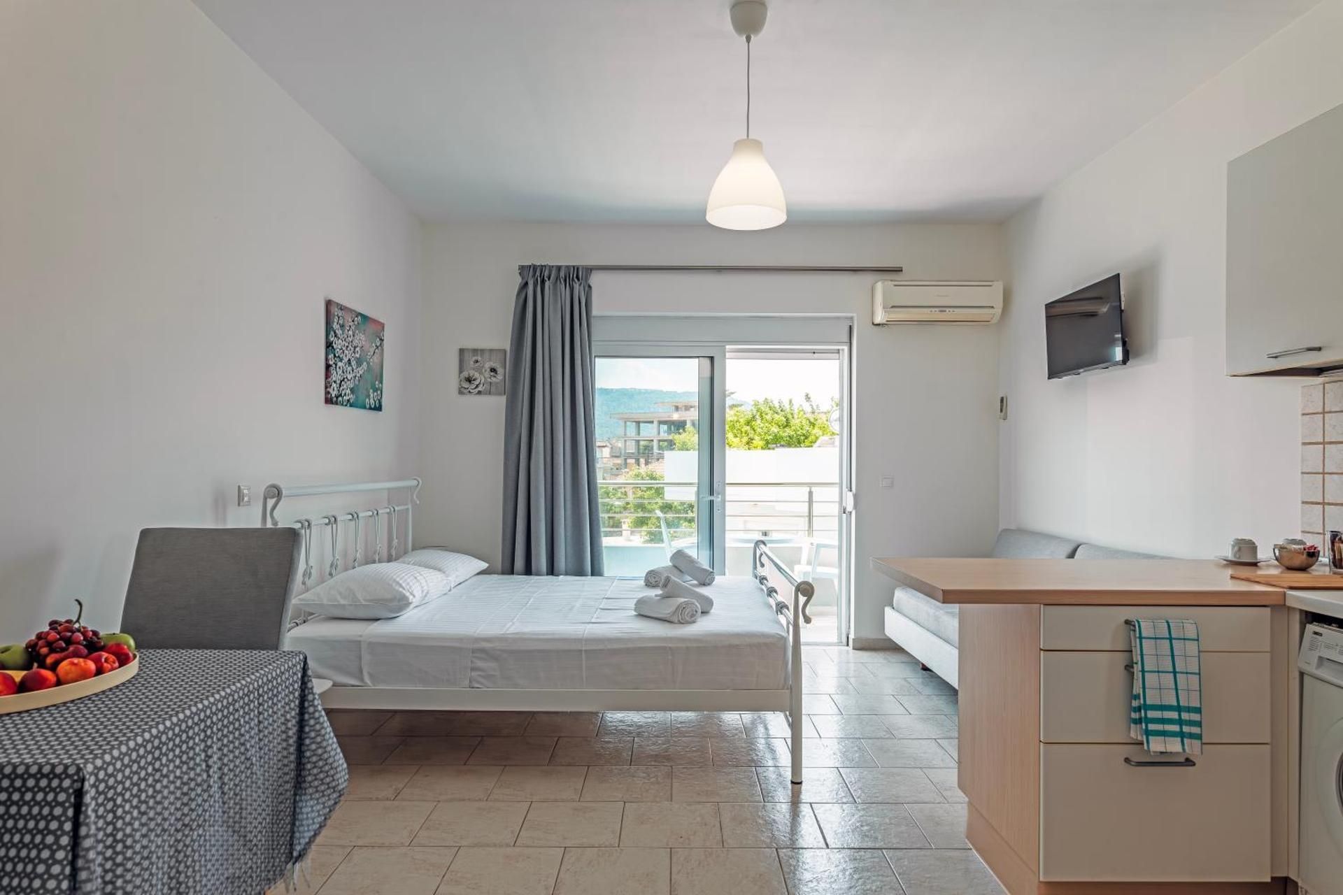 Triple Room with Terrace