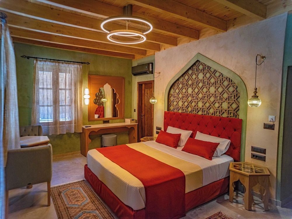 Fabrizio del Carretto Deluxe Room 5