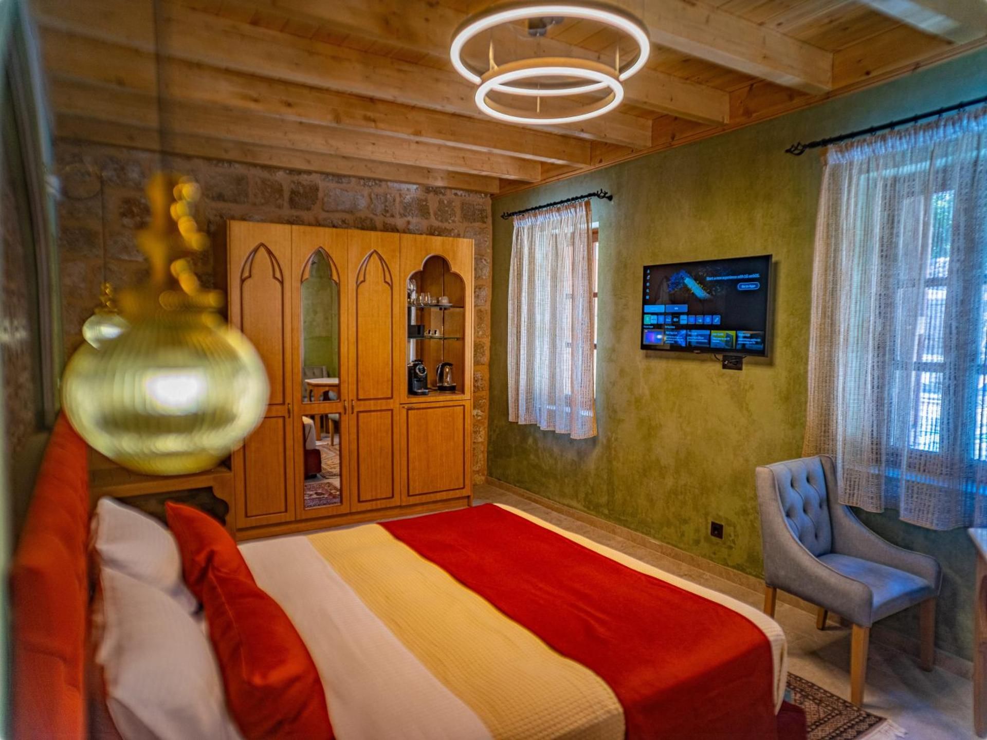 Fabrizio del Carretto Deluxe Double Room with Shower 11