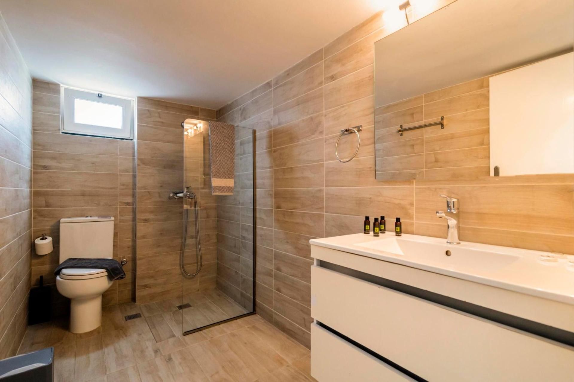Family Apartment (4 Adults)