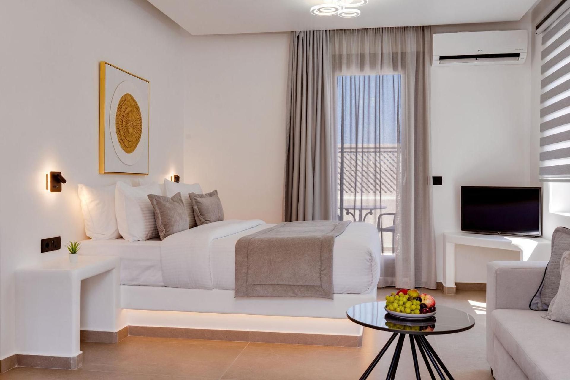 Cozy Suite with Kitchenette & Balcony
