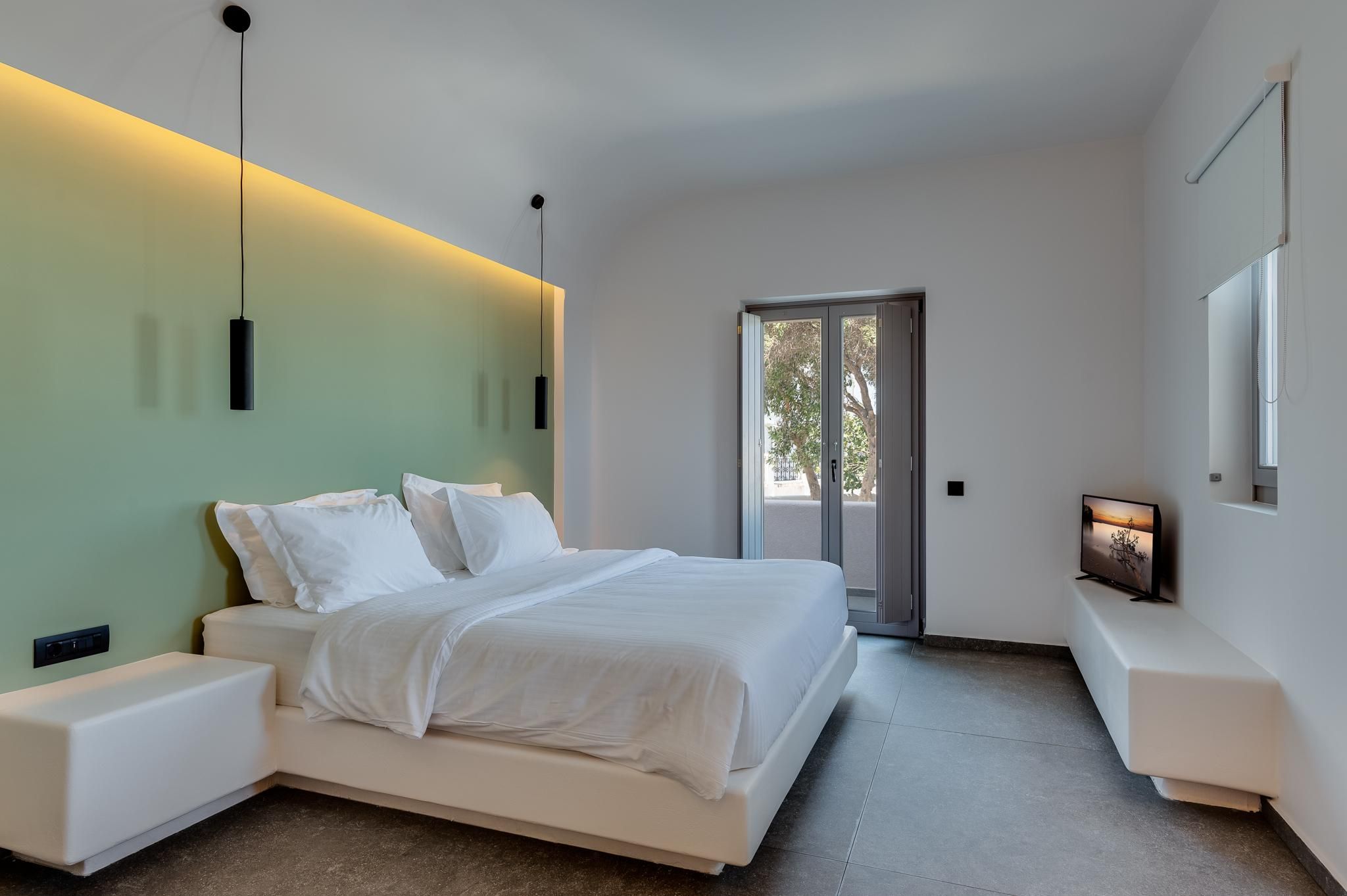 Deluxe Sea View Suite with Outdoor Hot Tub