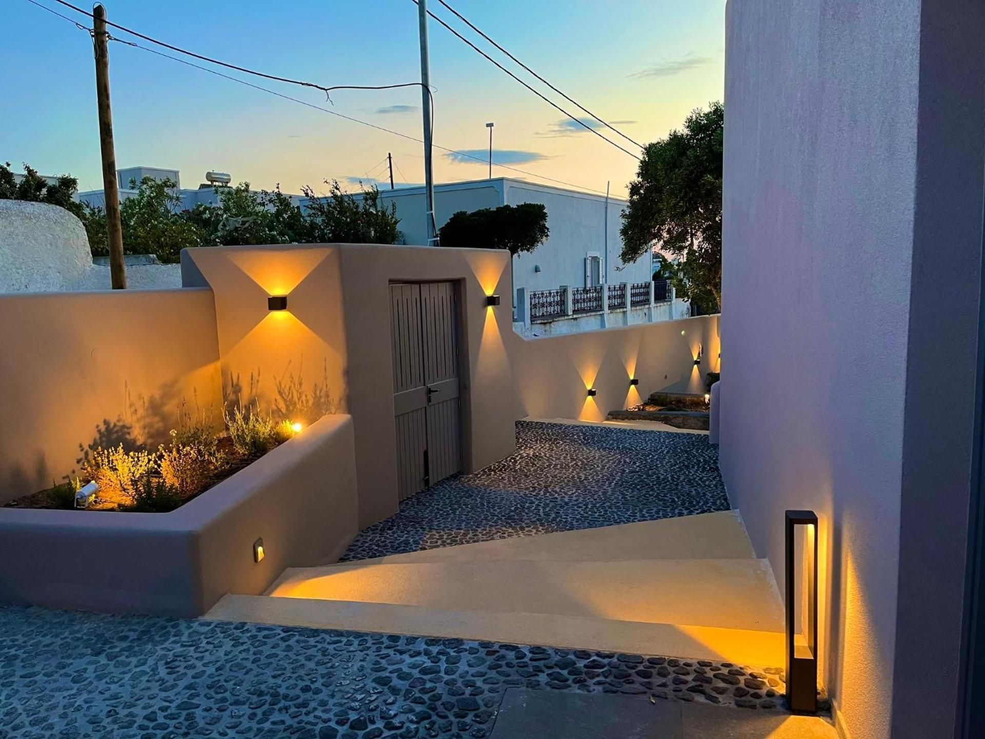 Elements Cozy Suites - Santorini