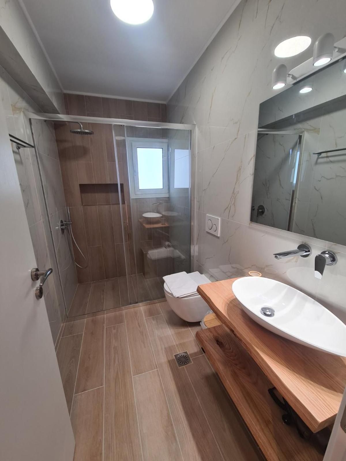 Superior One-Bedroom Apartment