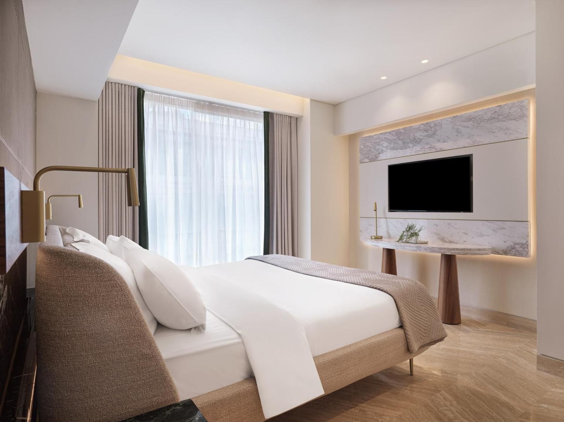 Athenian Suite with Balcony & outdoor Jetted Tub