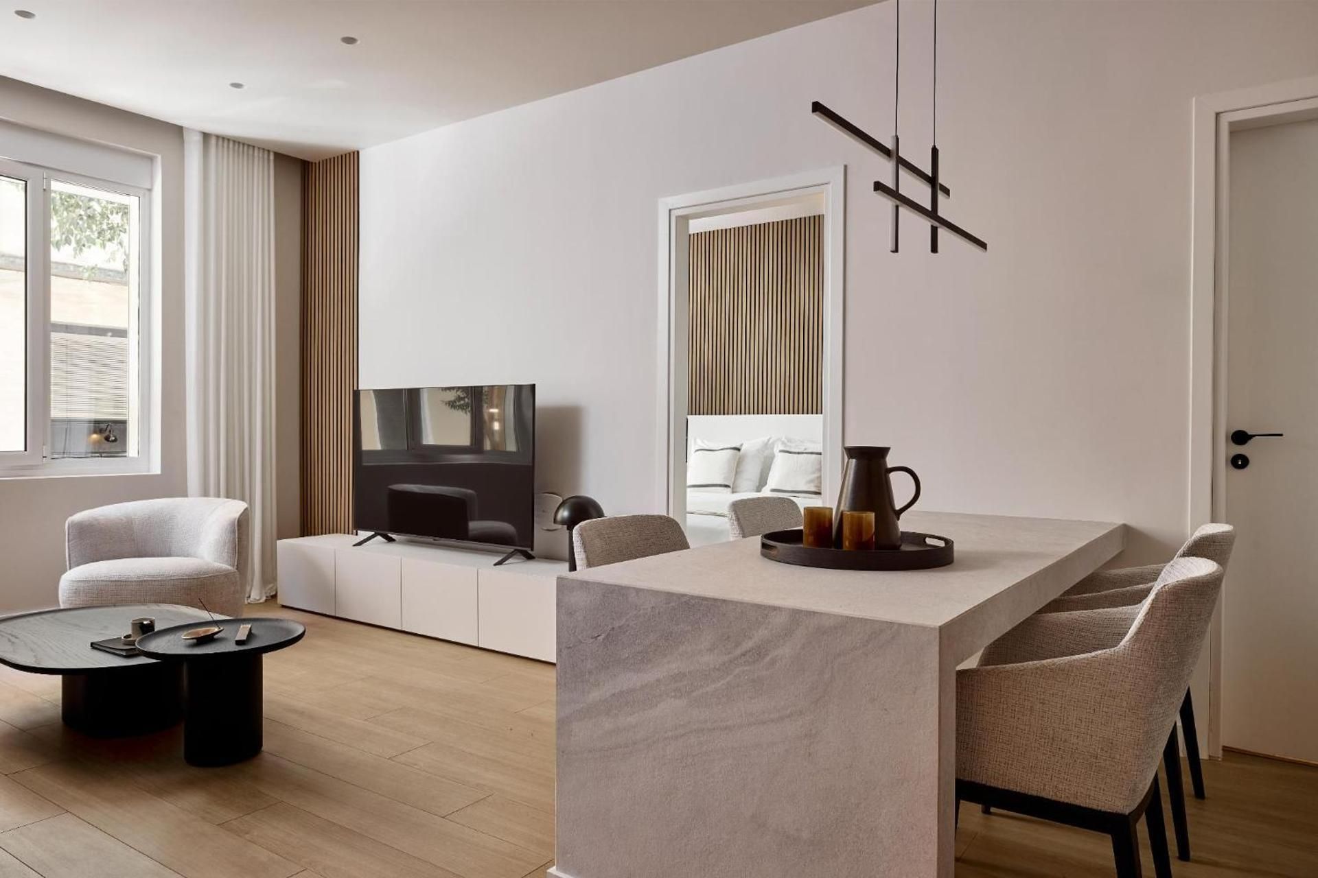 Deluxe One-Bedroom Apartment