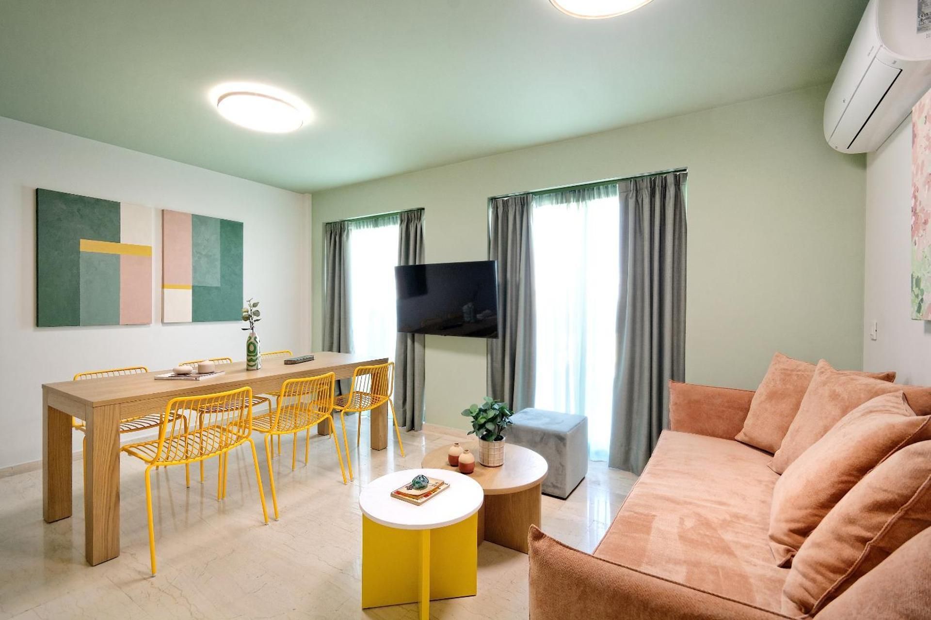 The Ark Athens Three-Bedroom Premium Apartment with Balcony 2