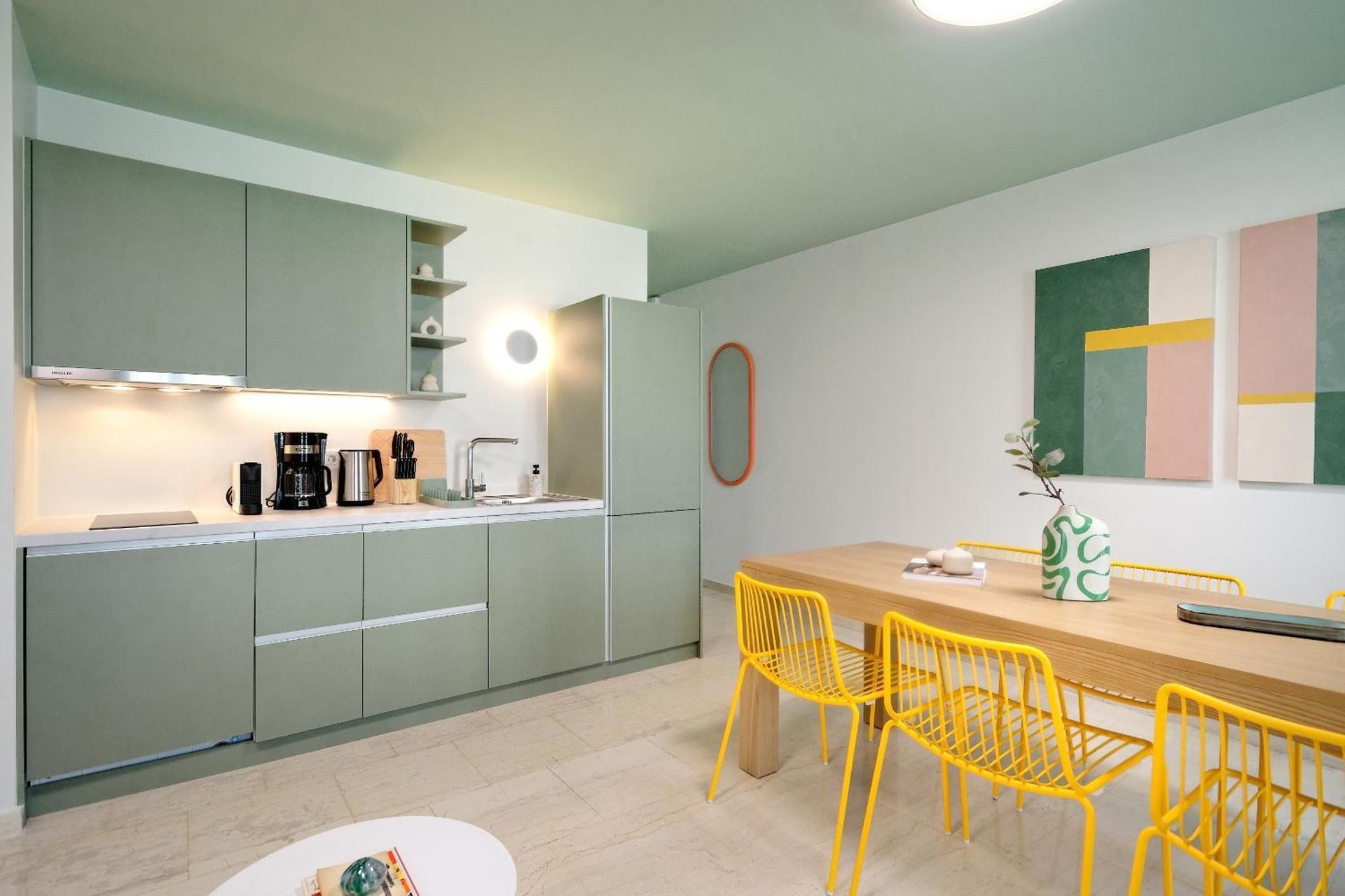 The Ark Athens Three-Bedroom Premium Apartment with Balcony 3