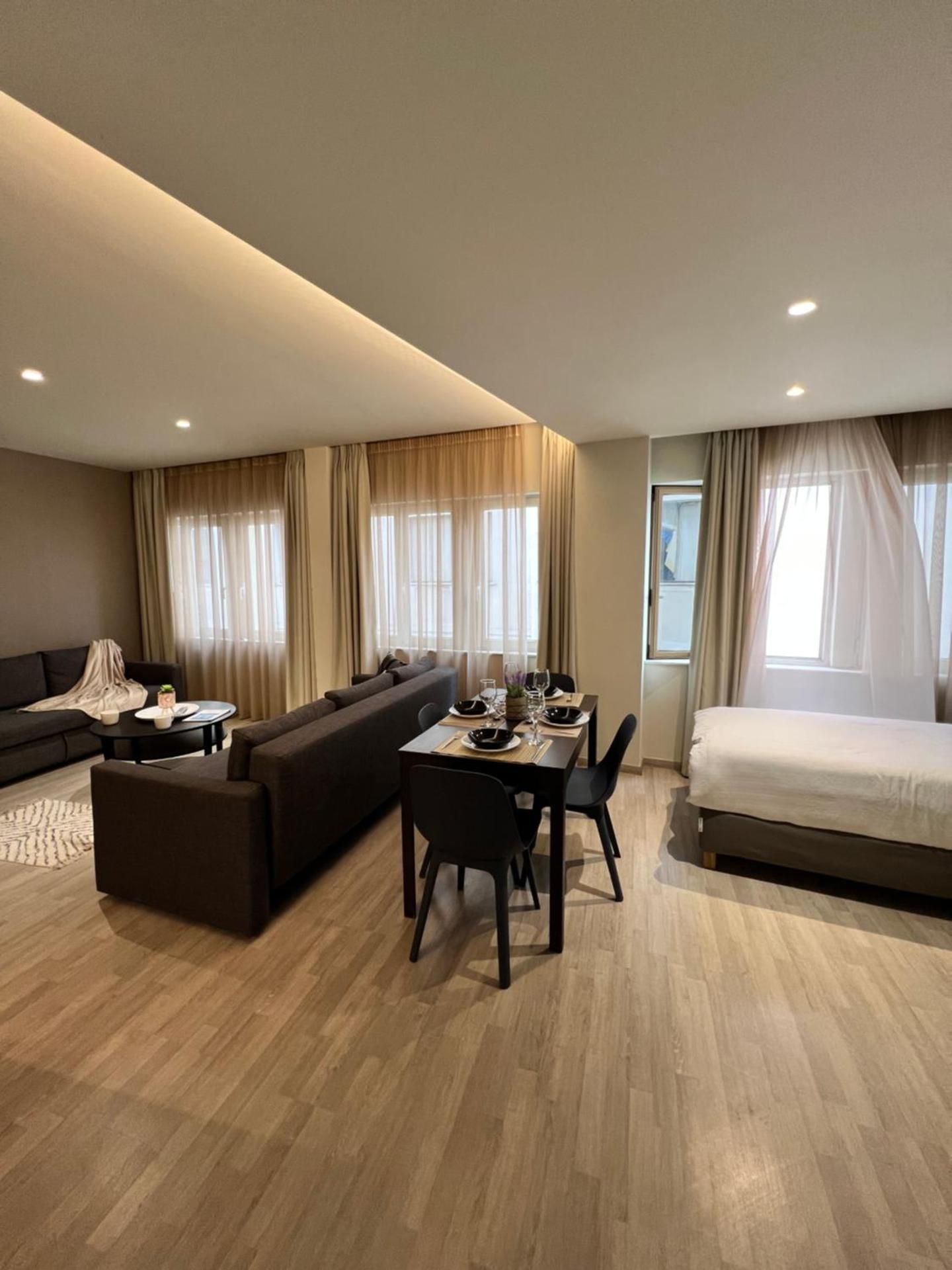 Superior King Suite