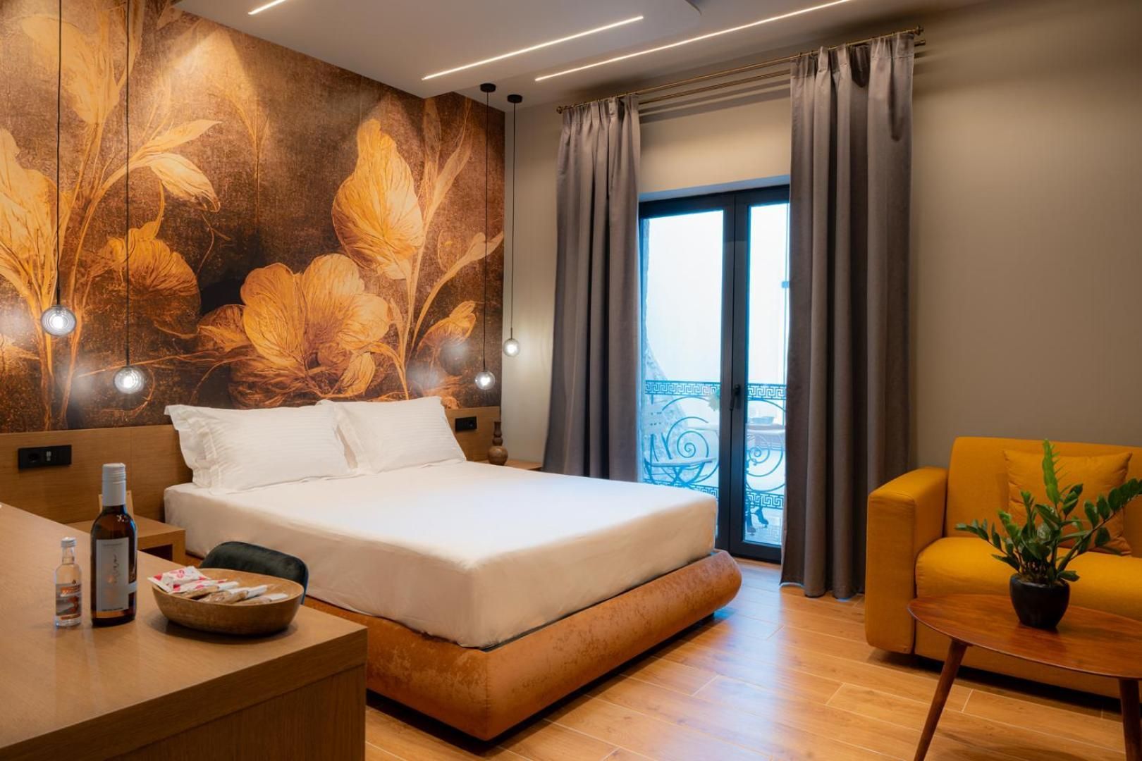 Ode Aristofanous - Urban Boutique Hotel Suite with Terrace