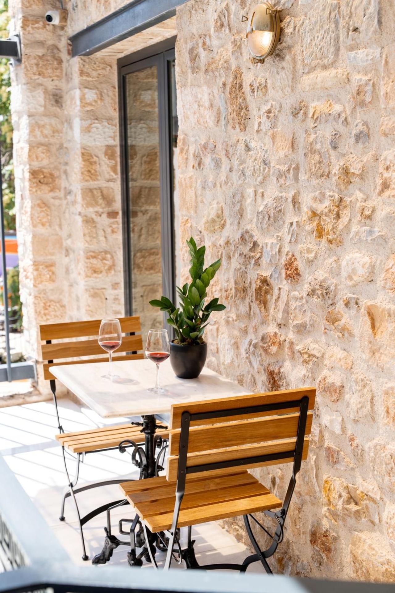 Ode Aristofanous - Urban Boutique Hotel