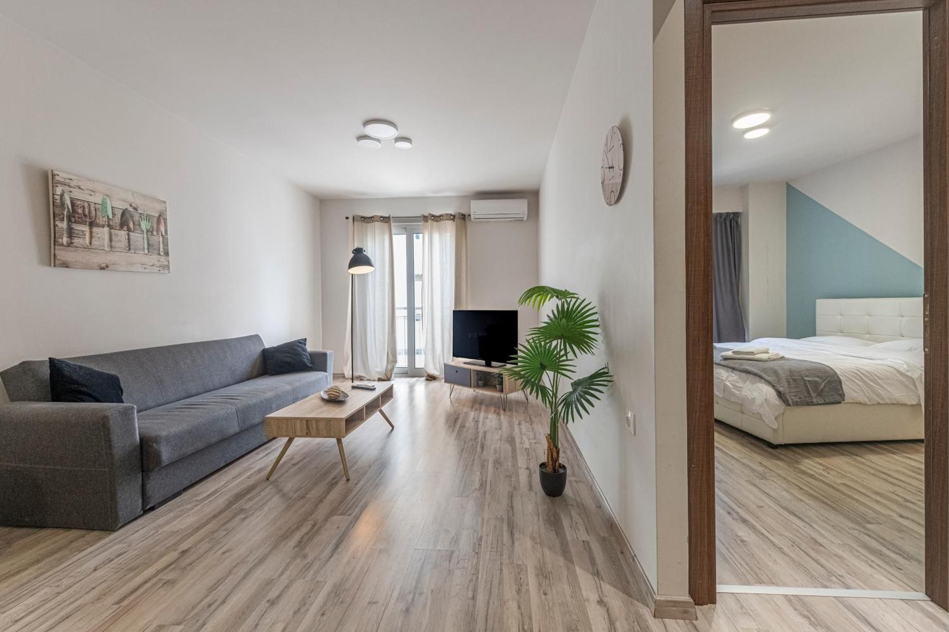 One-Bedroom Apartment