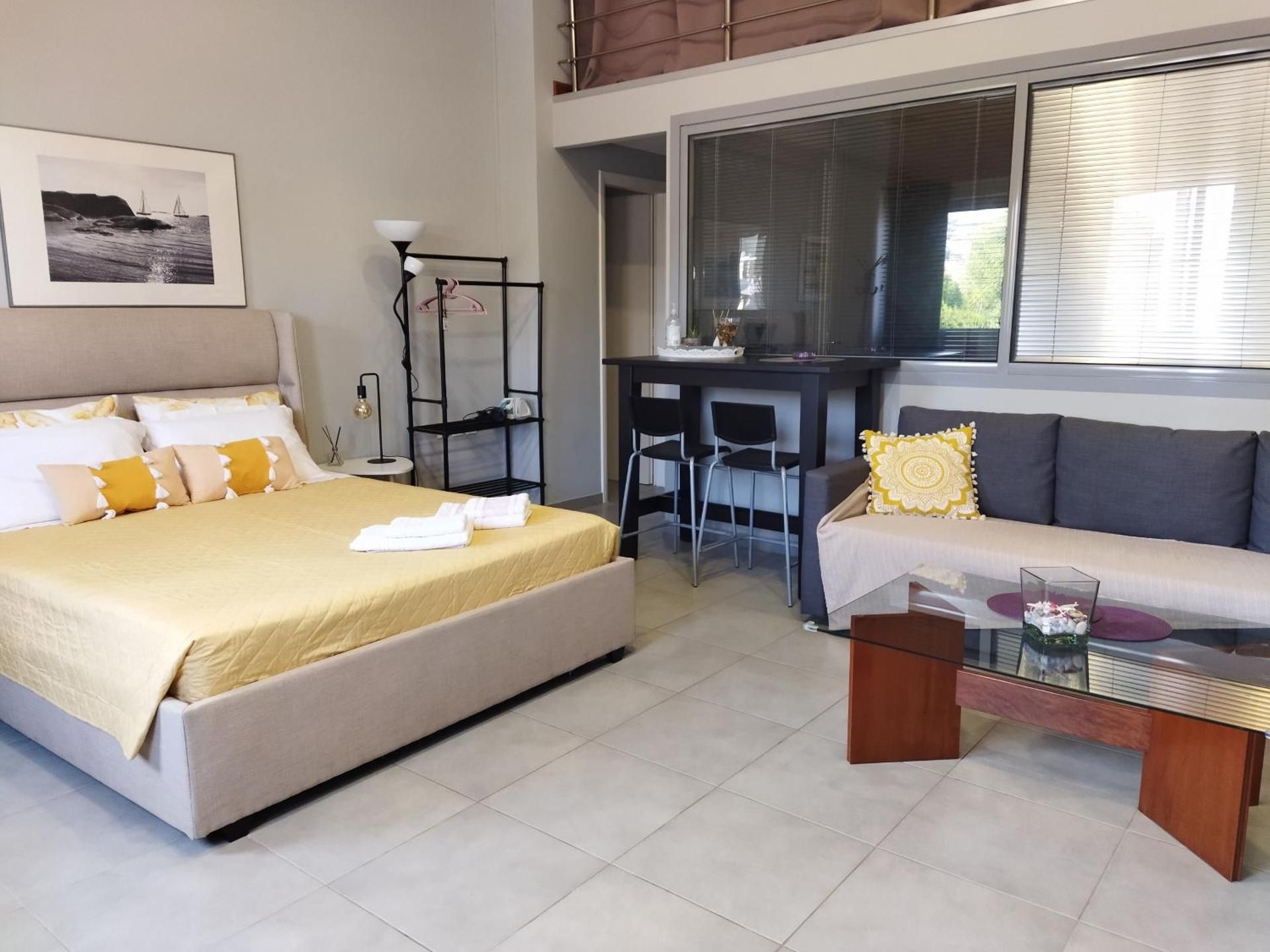 DELUXE APARTMENT