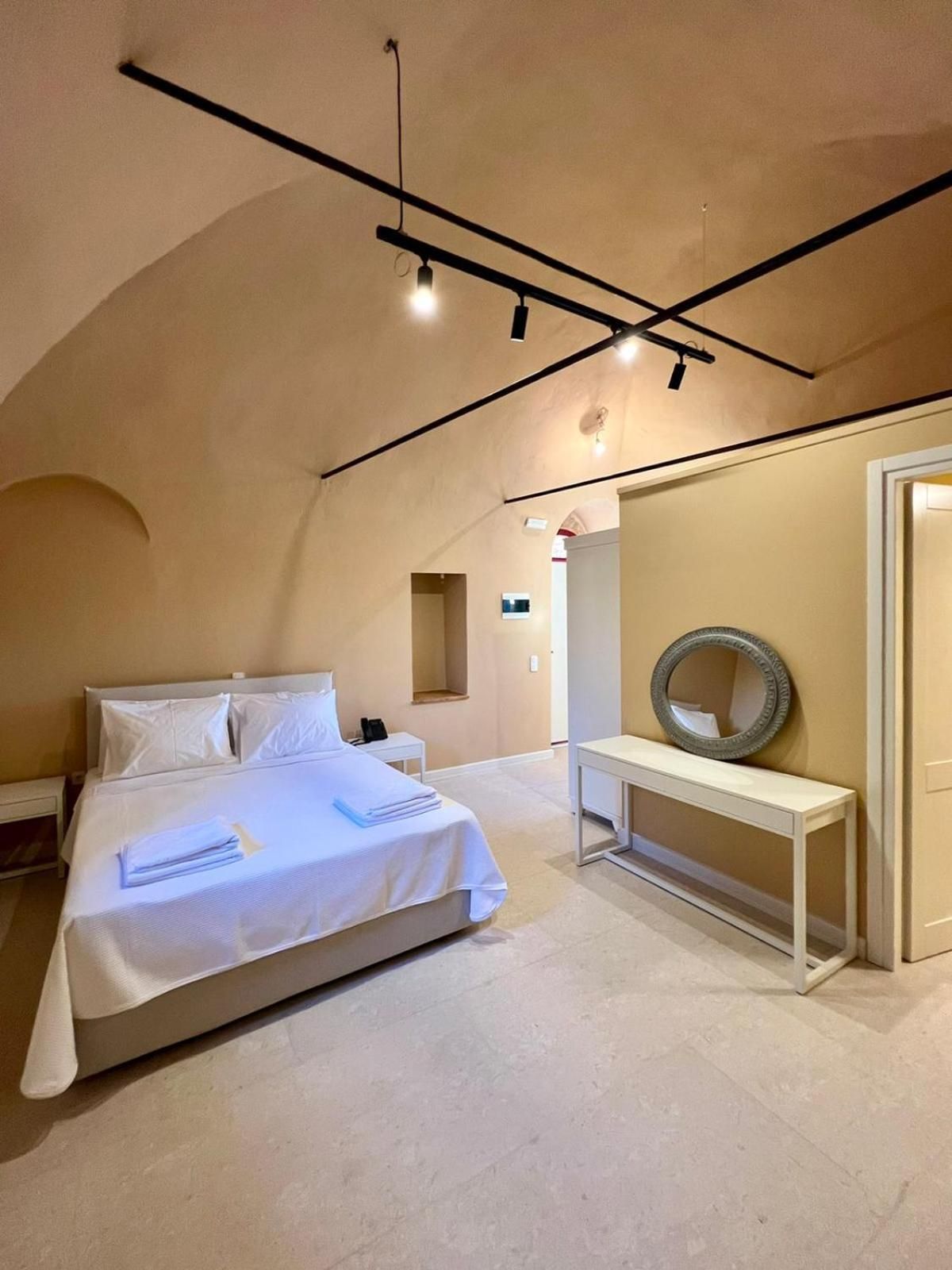 Deluxe Double Room with Extra Bed