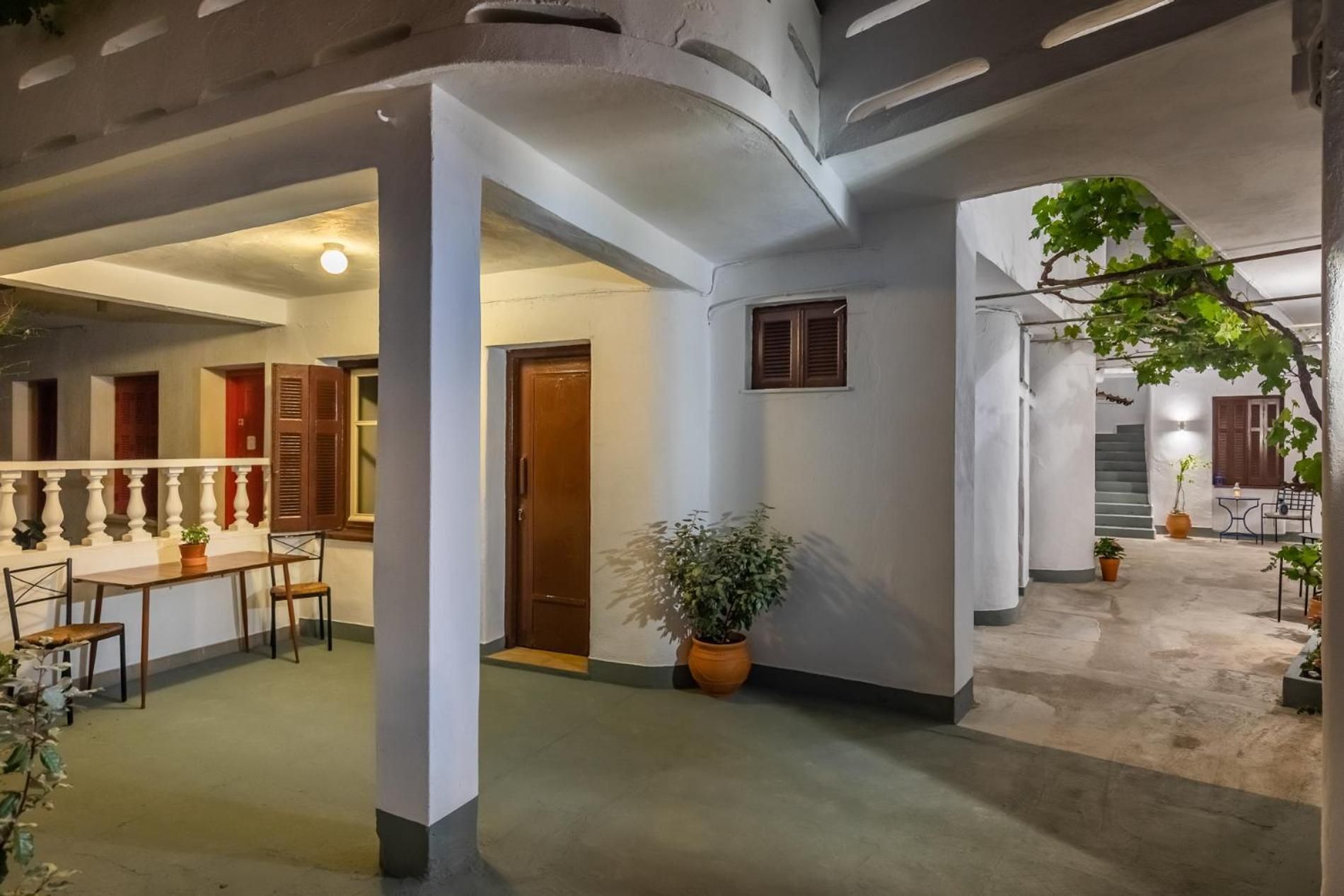 Uncle John's Guesthouse
