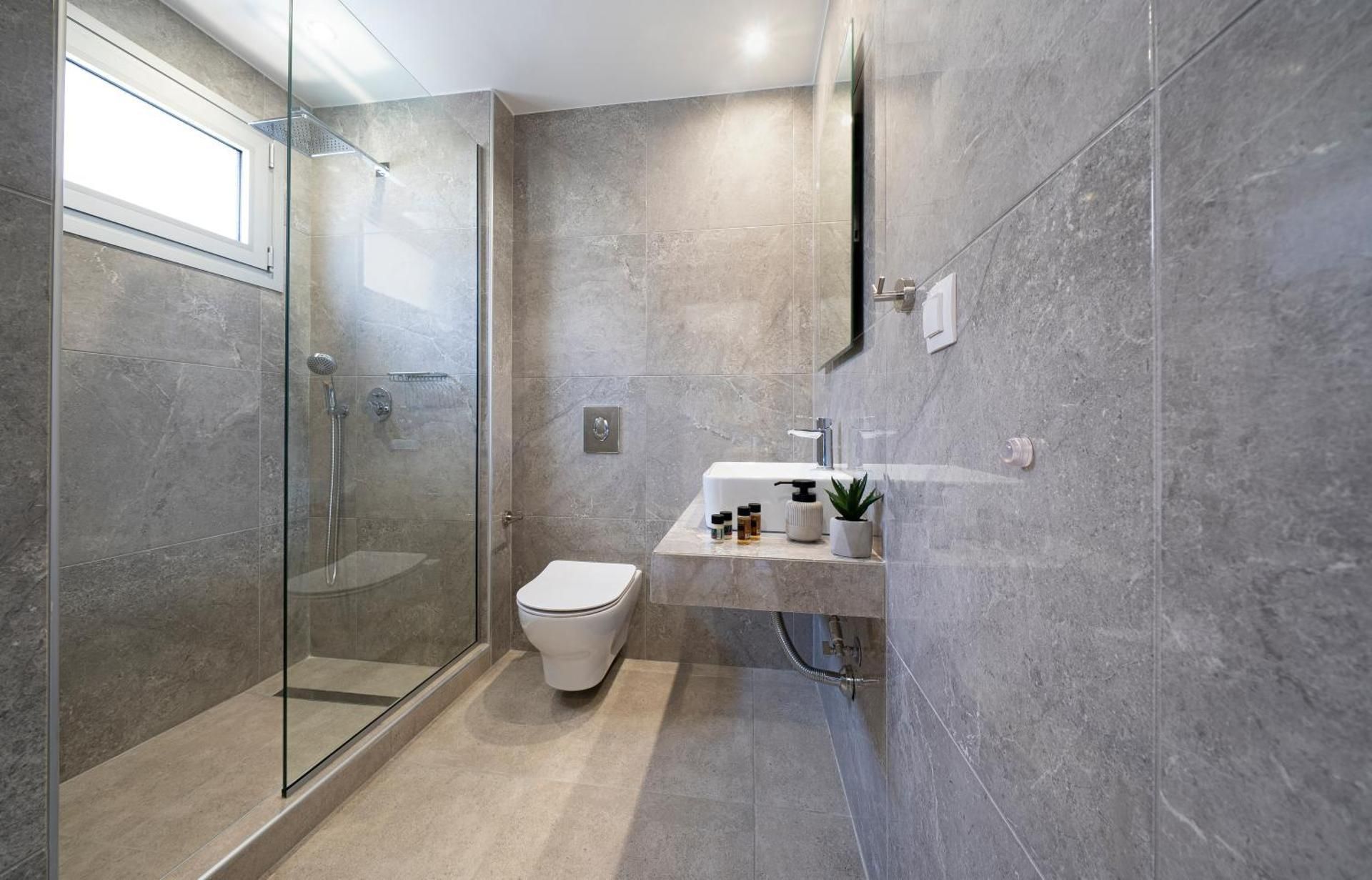 Deluxe Suite with Sea View