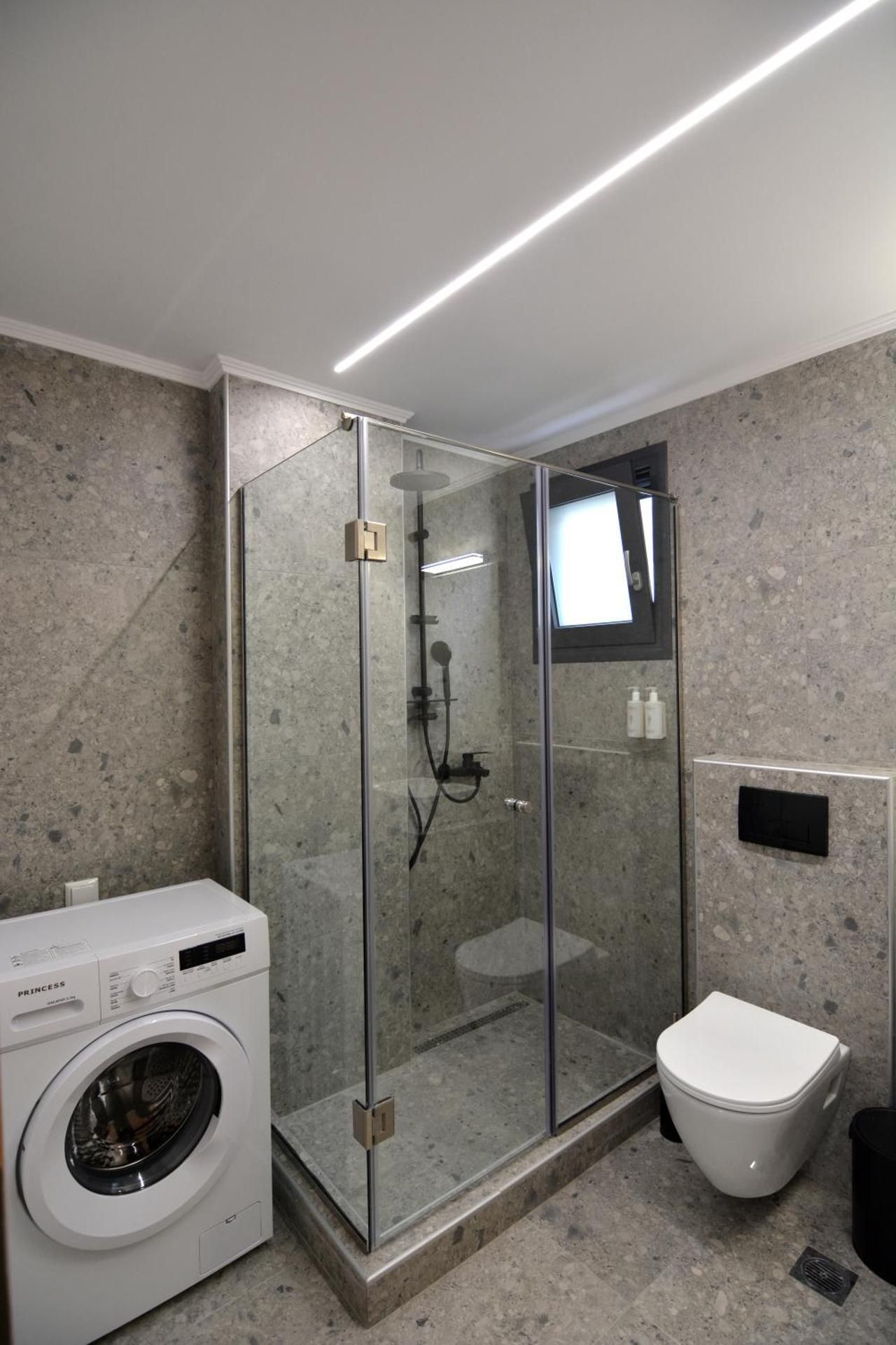 One-Bedroom Deluxe Apartment