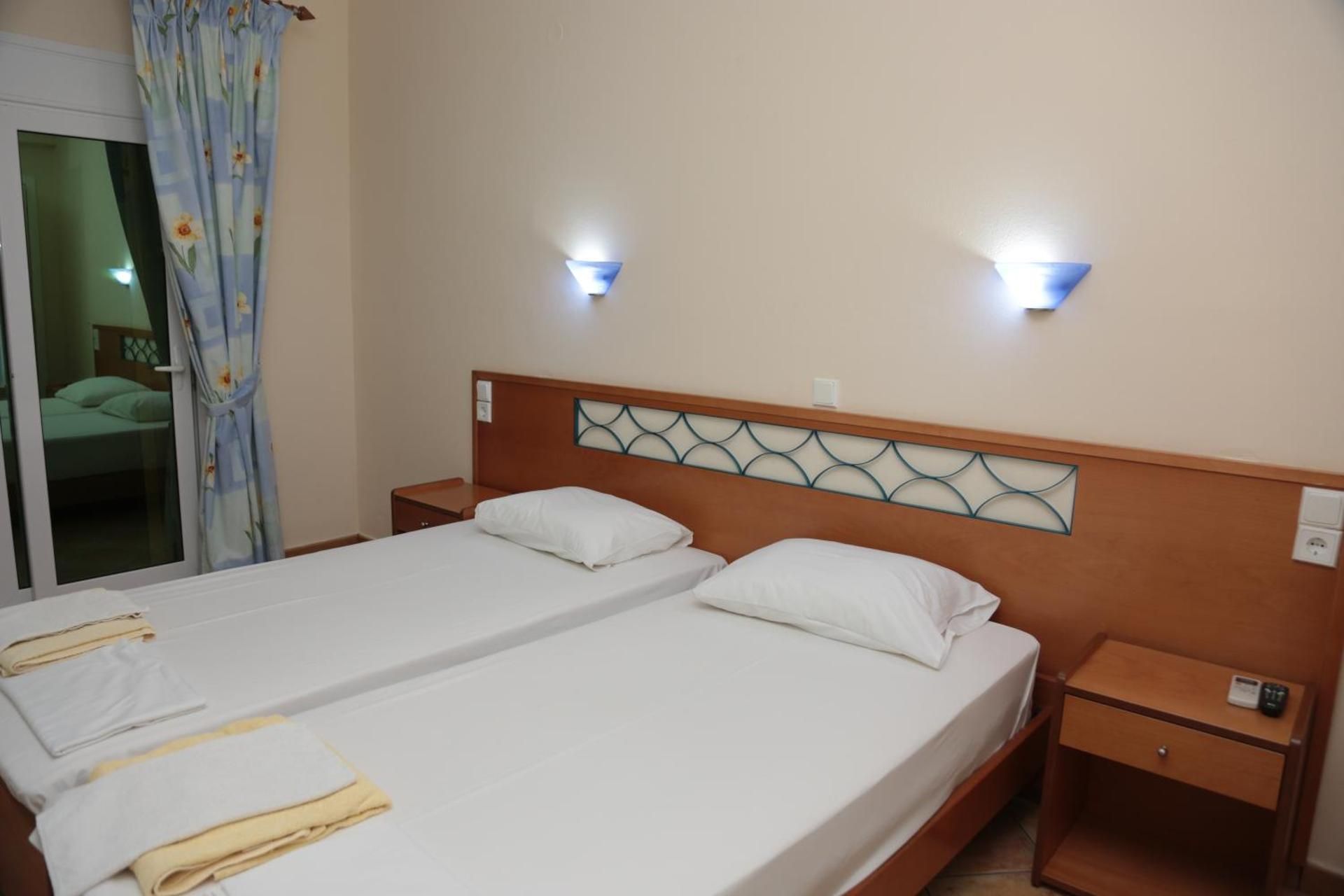 Two-Bedroom Apartment with Sea View (1-5 Adults)
