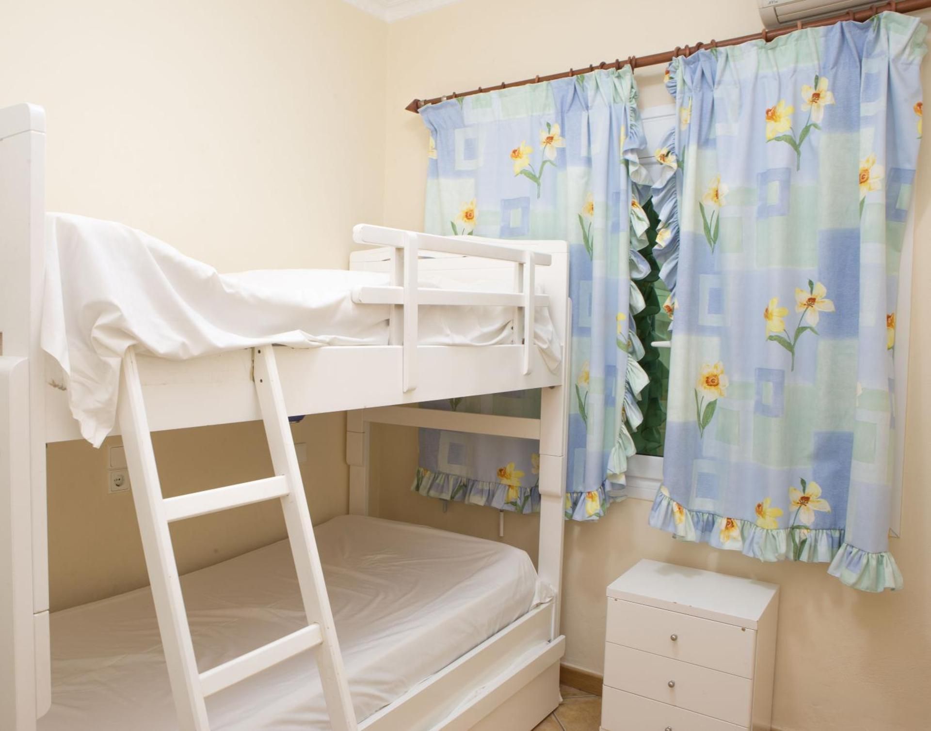 Two-Bedroom Apartment with Sea View (1-5 Adults)