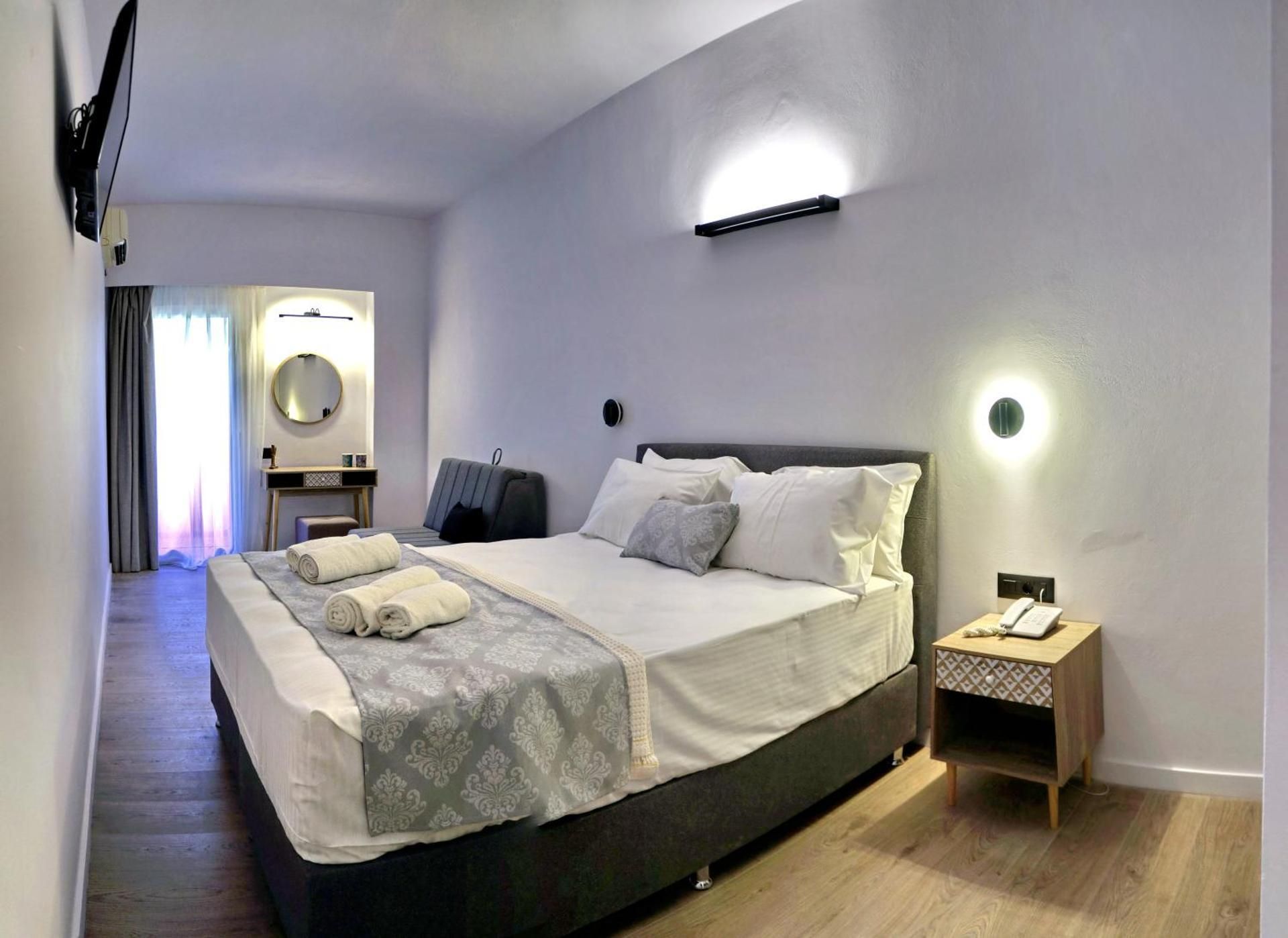 Double Room with Pool View