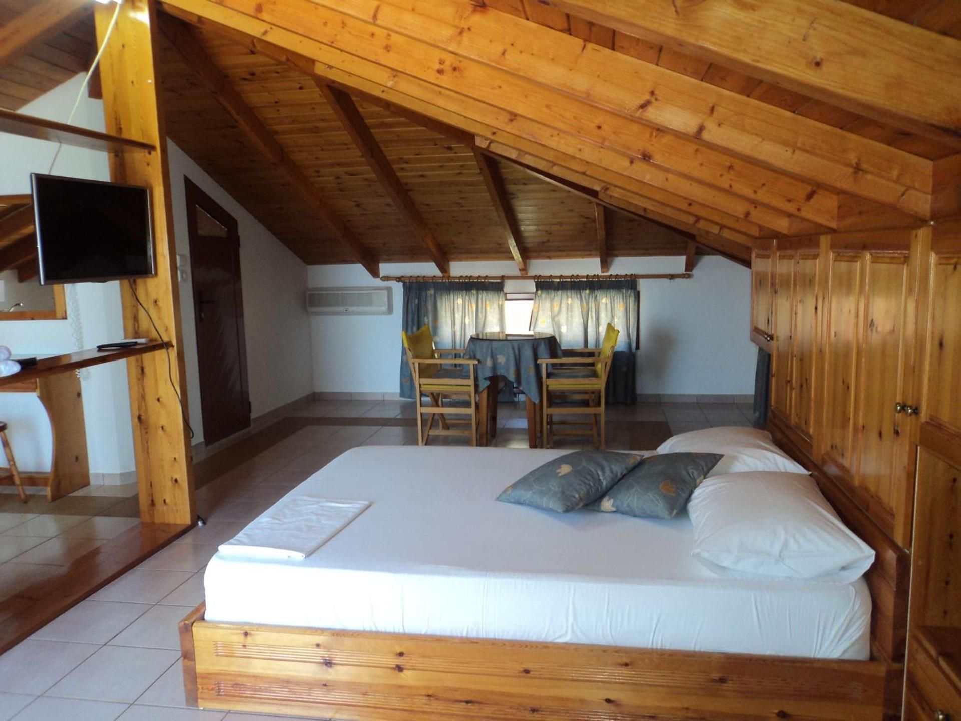 Deluxe Double Room with Balcony and Sea View