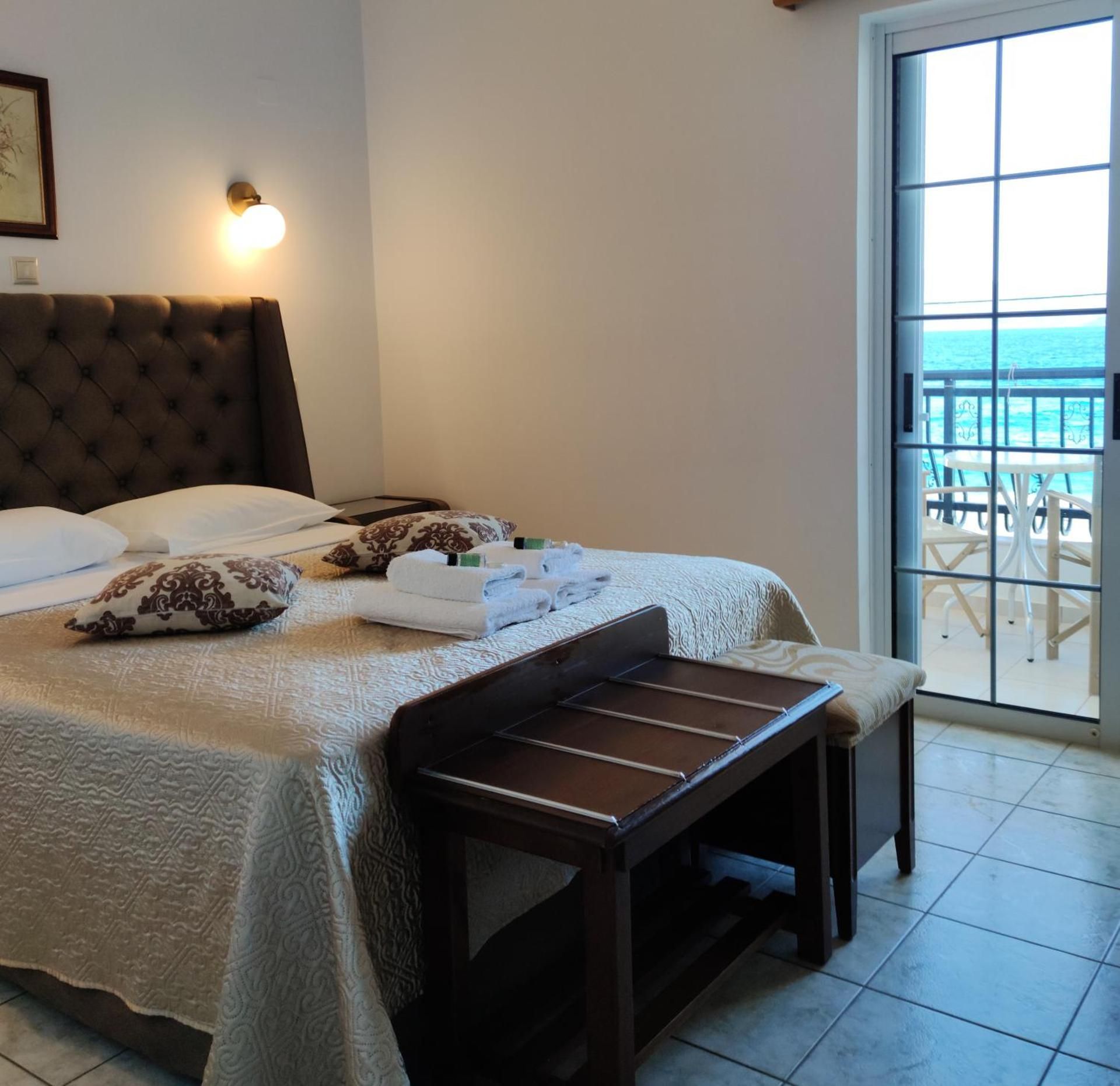 Double or Twin Room with Sea View