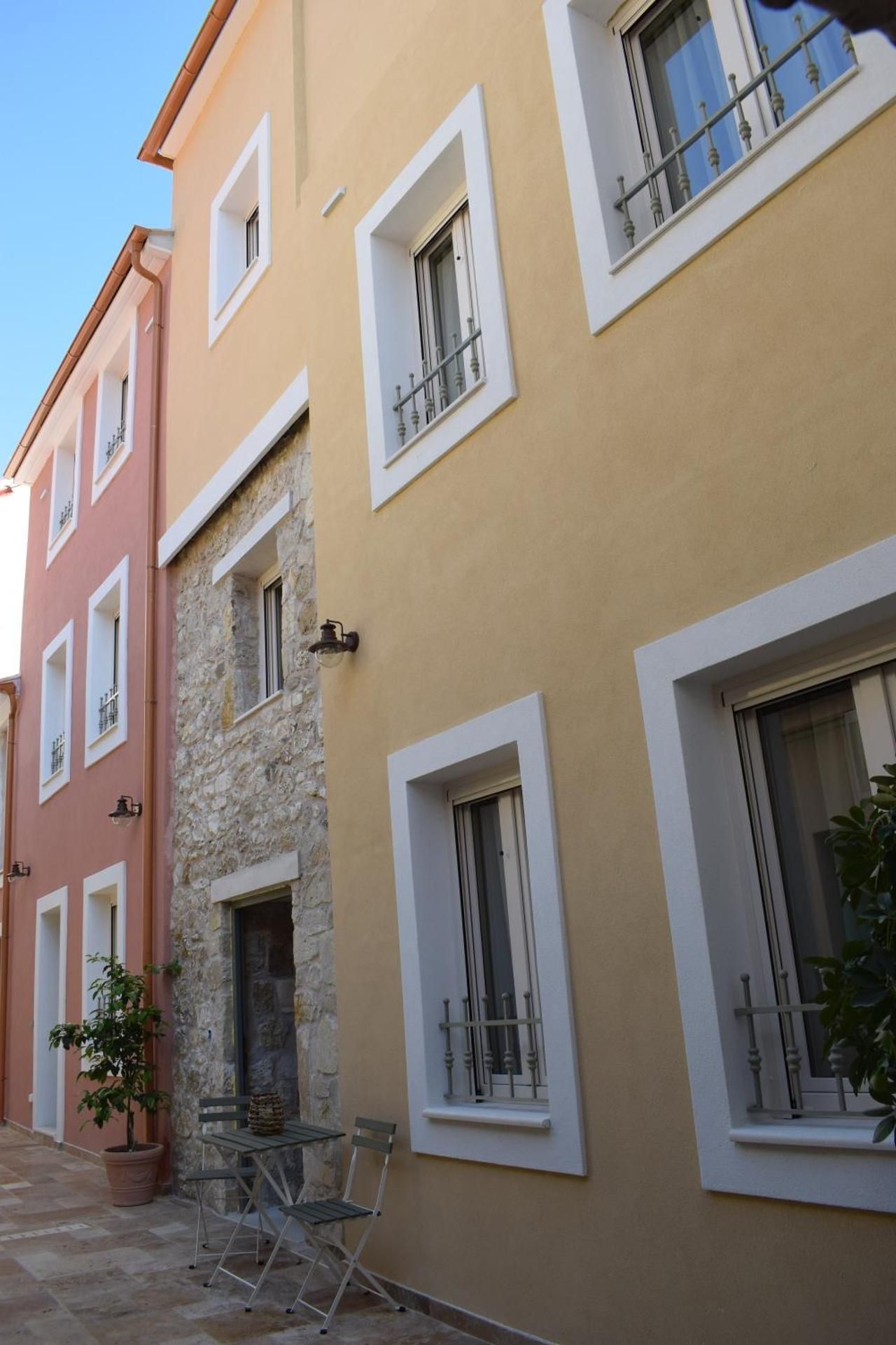 Limeria studios & maisonettes