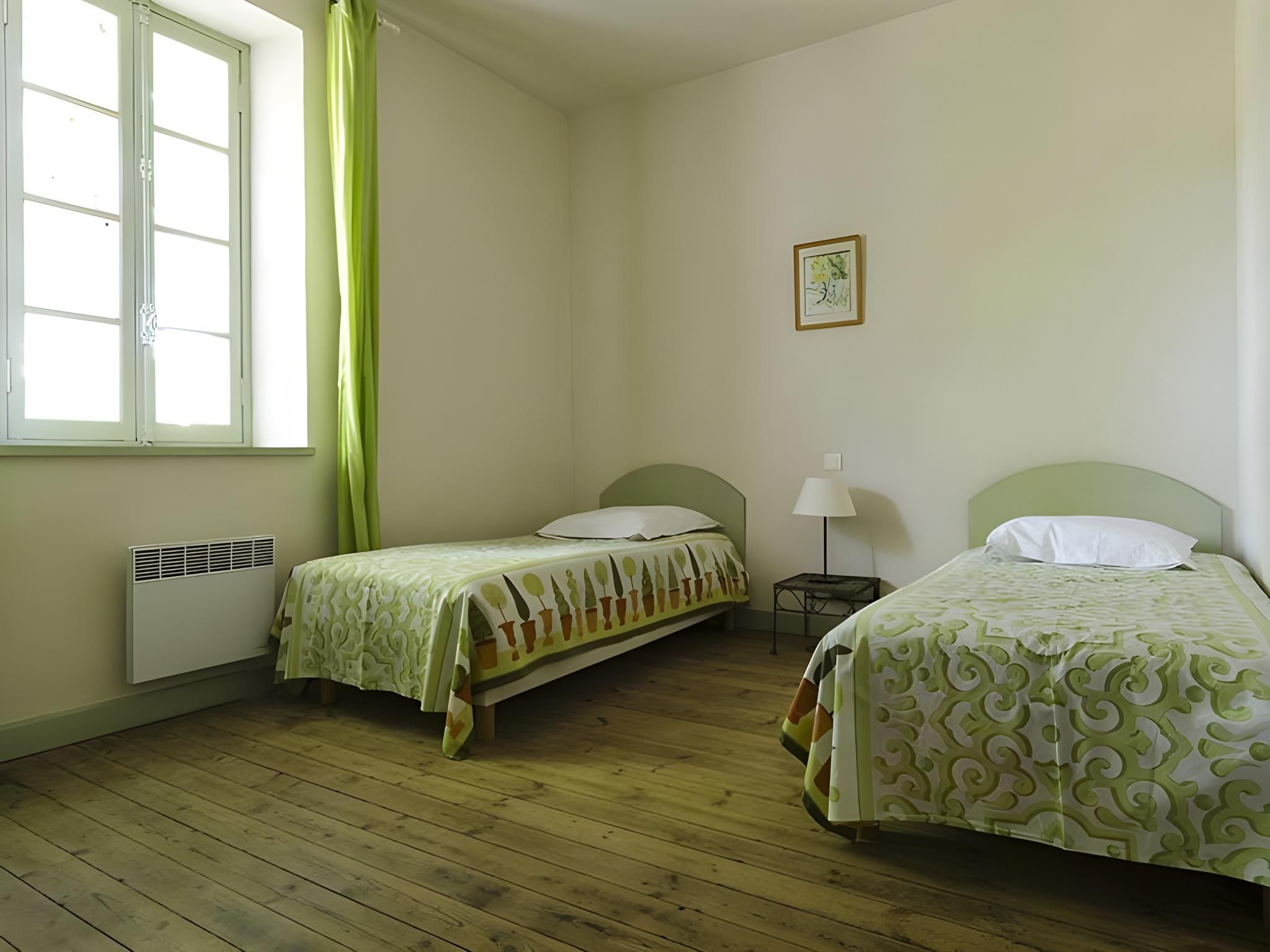 Appartement-Villa-Salle de bain et douche-Vue sur Jardin-Gîte Le Ramonétage