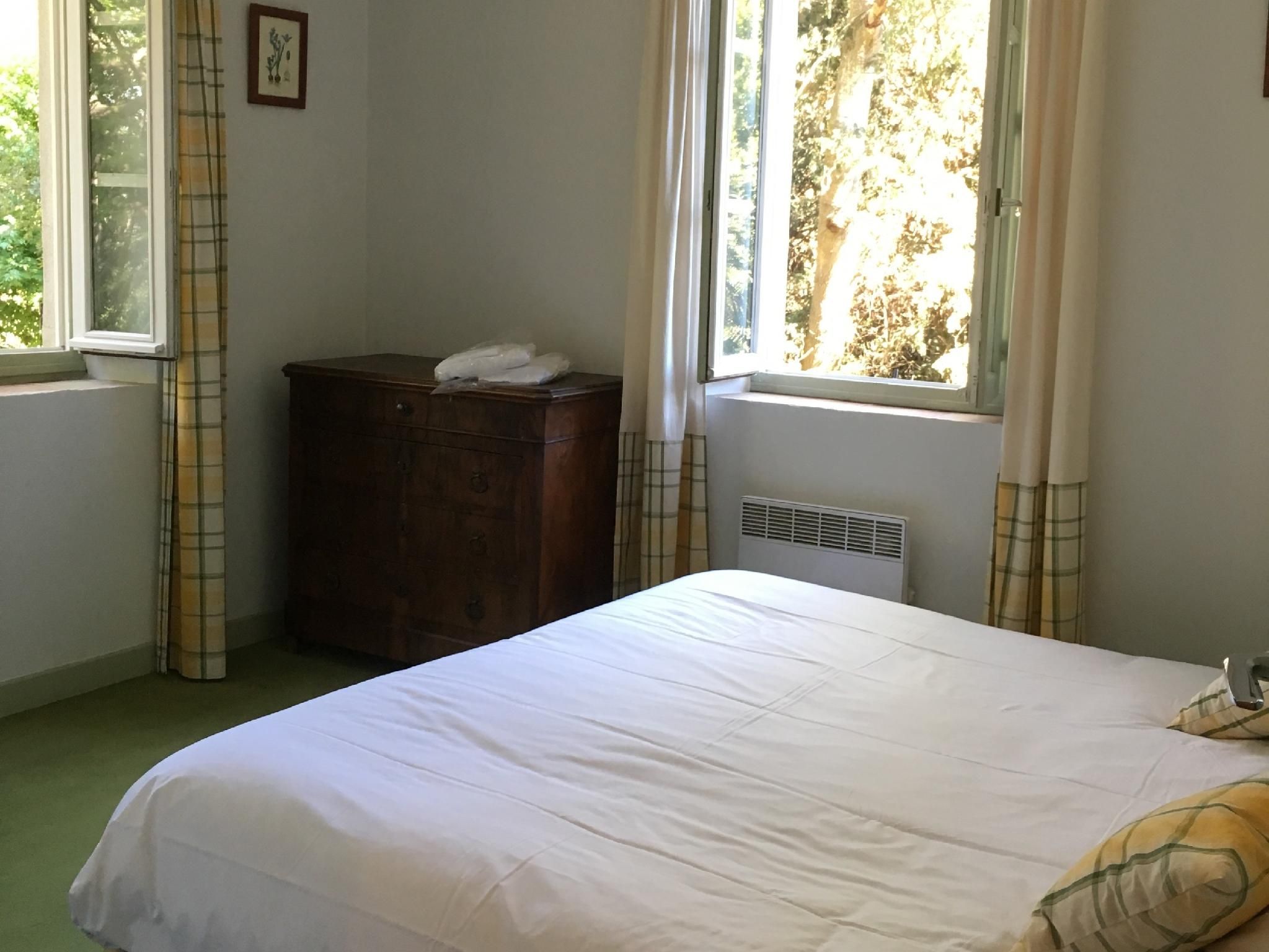 Appartement-Villa-Douche-Vue sur Jardin-Le Pavillon de Chasse