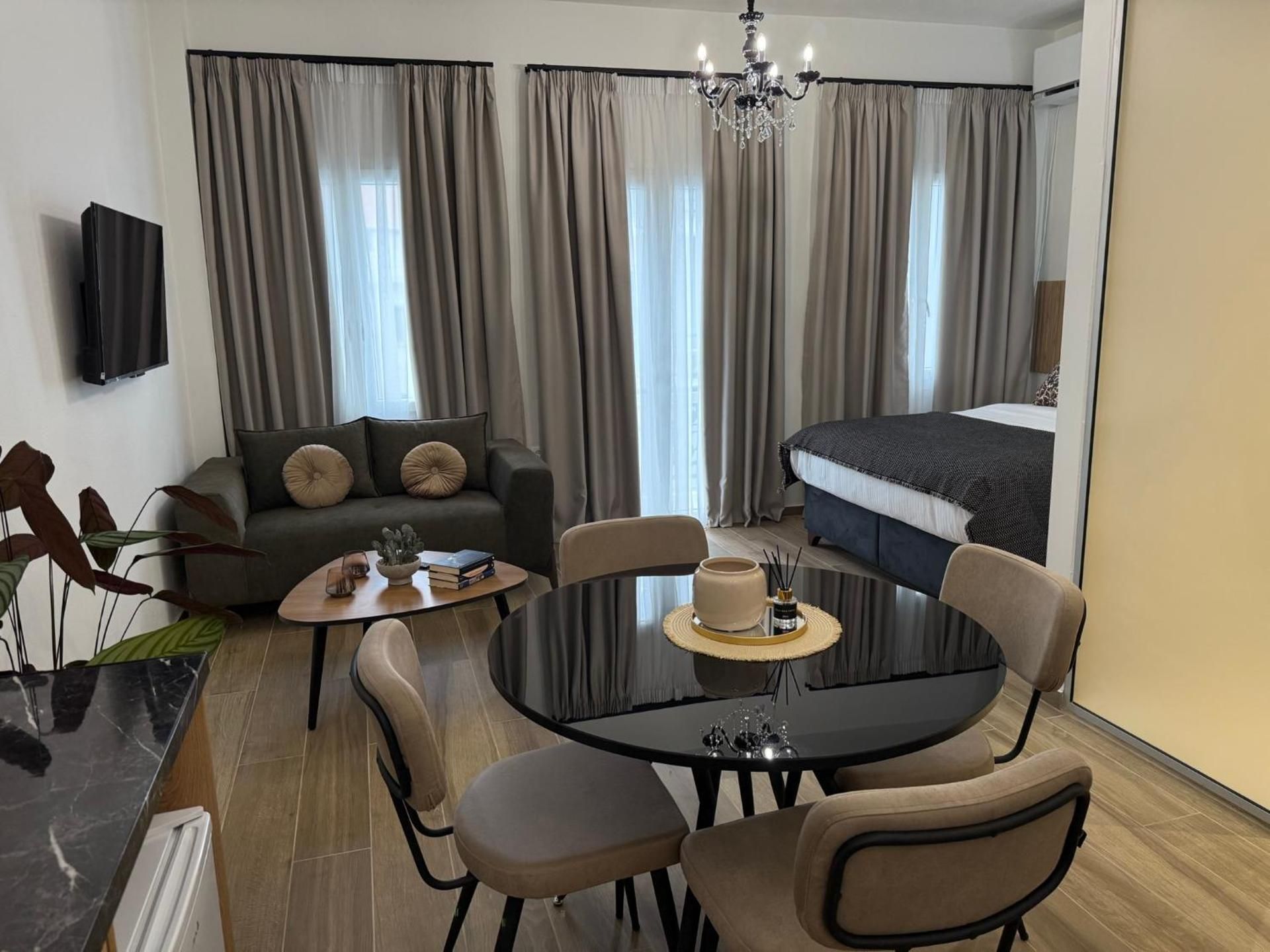 Superior One-Bedroom Apartment with Balcony