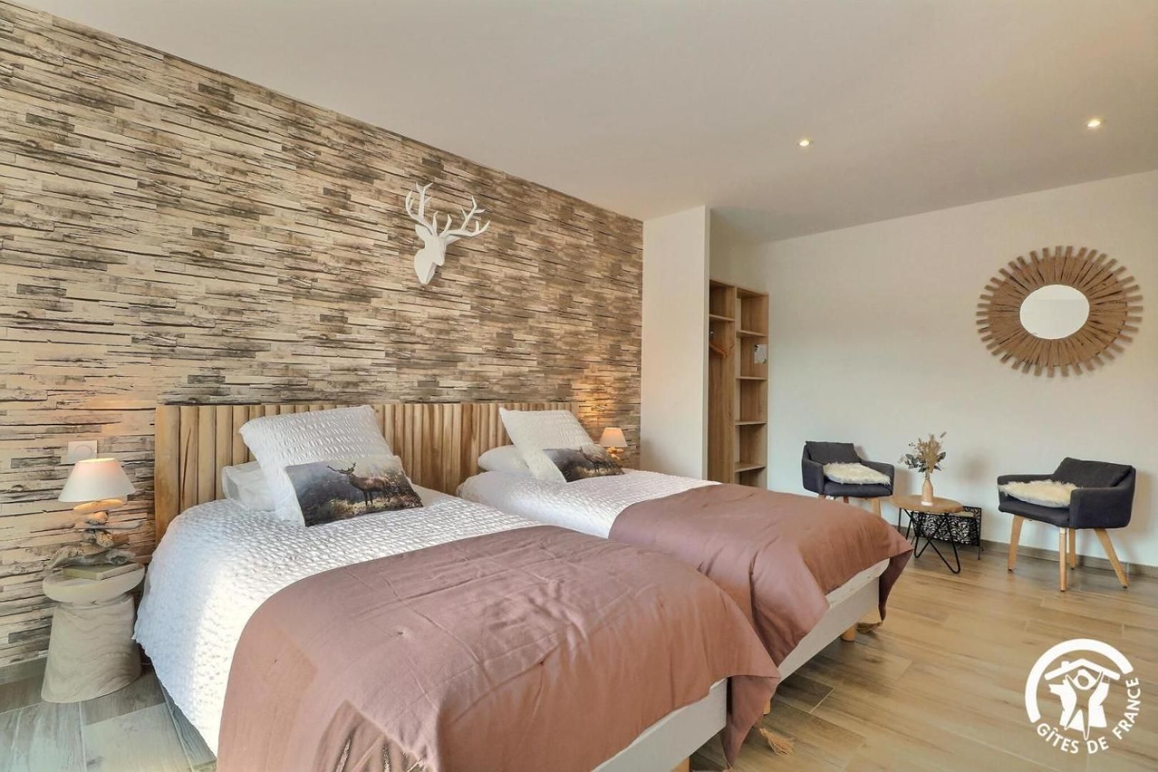 Deluxe Room 1
