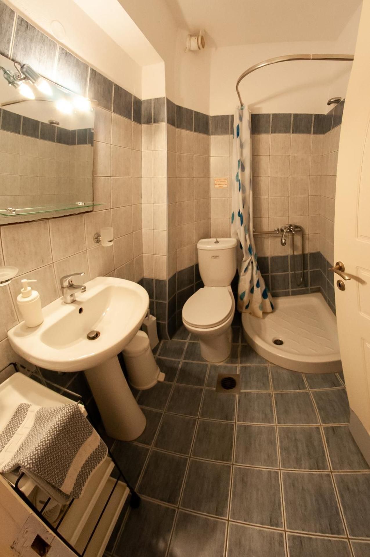 Apartment (2-3 Adults)