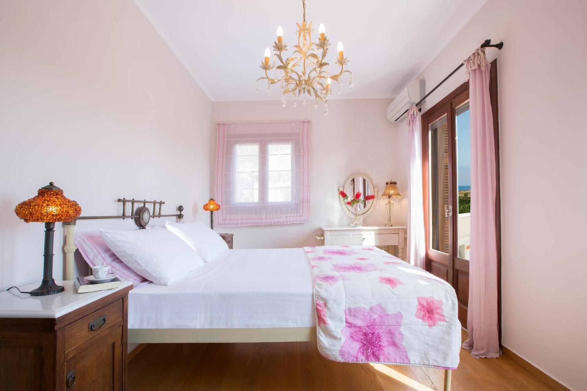 Aeriko-Ammos Beachfront Villa with stunning view and Private Pool