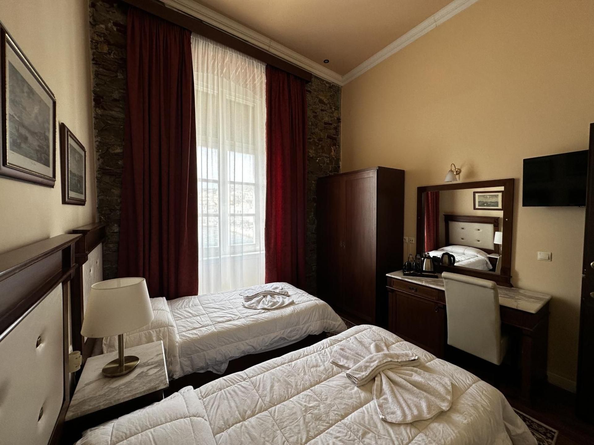 Double or Twin Room with Sea View
