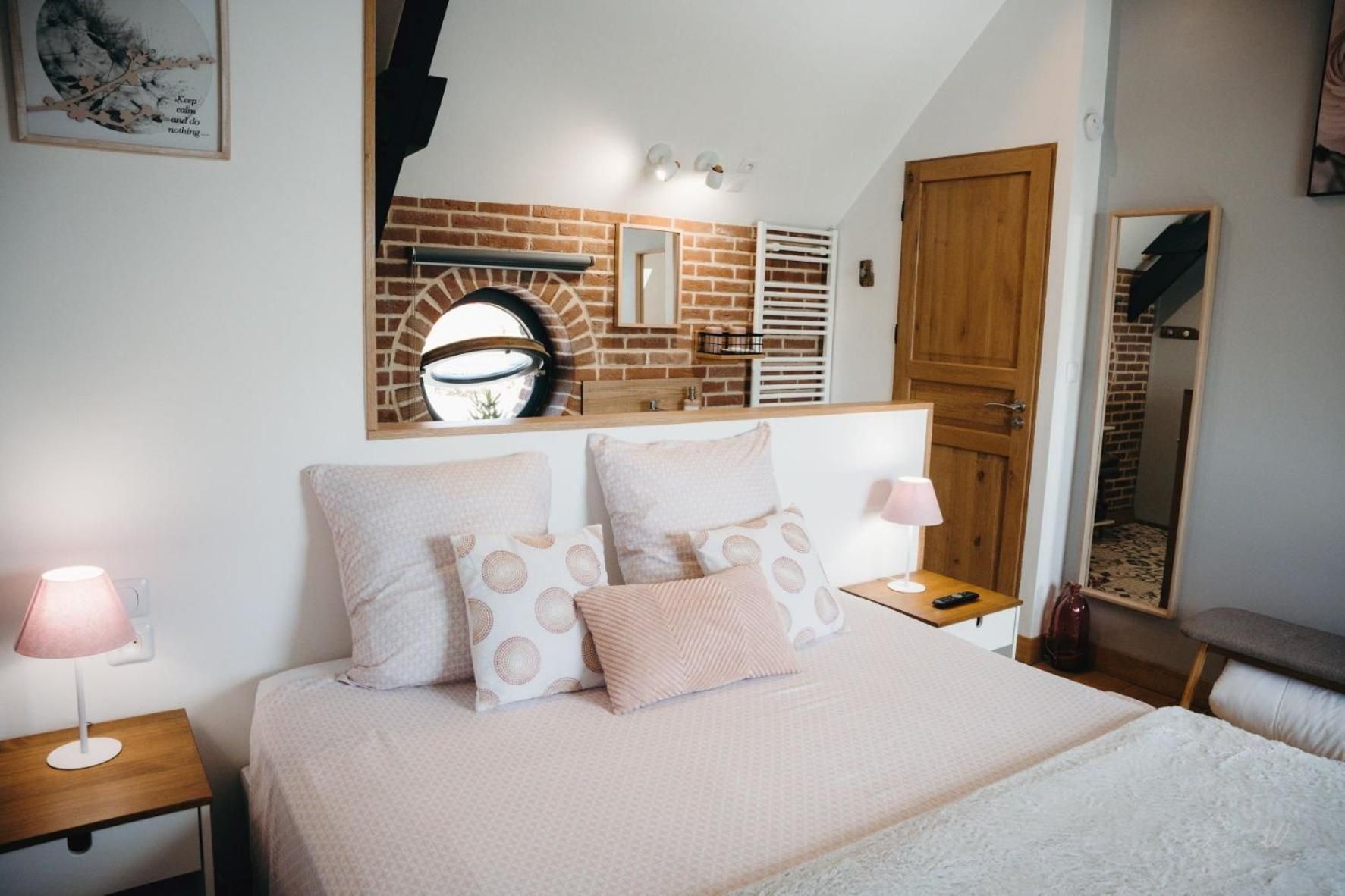 Queen Room with Garden View