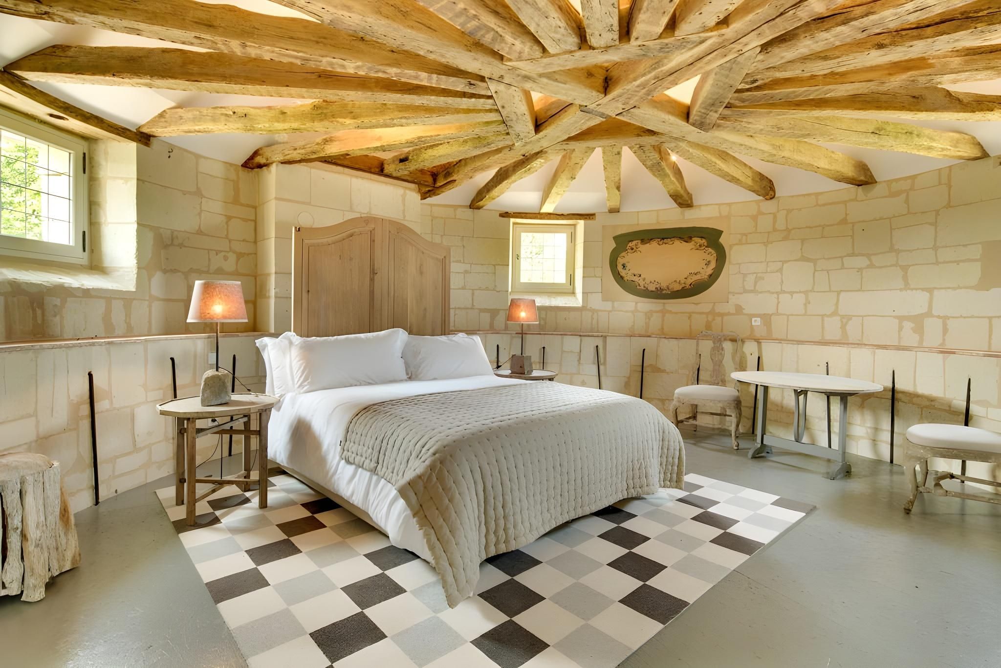 Historical Building Premium Suite