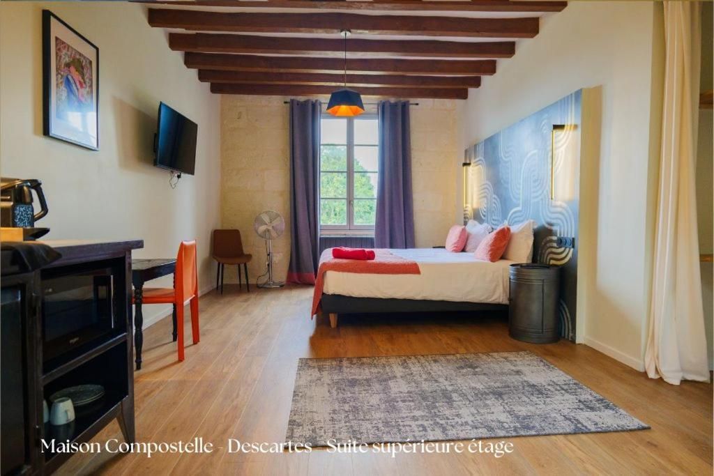Compostelle House- Standard Suite -Descartes/Rabelais