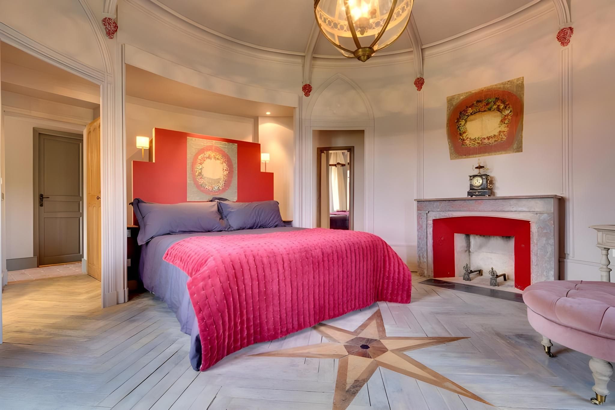 Historical Building Premium Suite