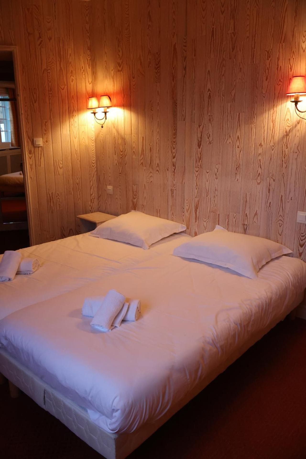 Standard Twin Room - Non-Smoking