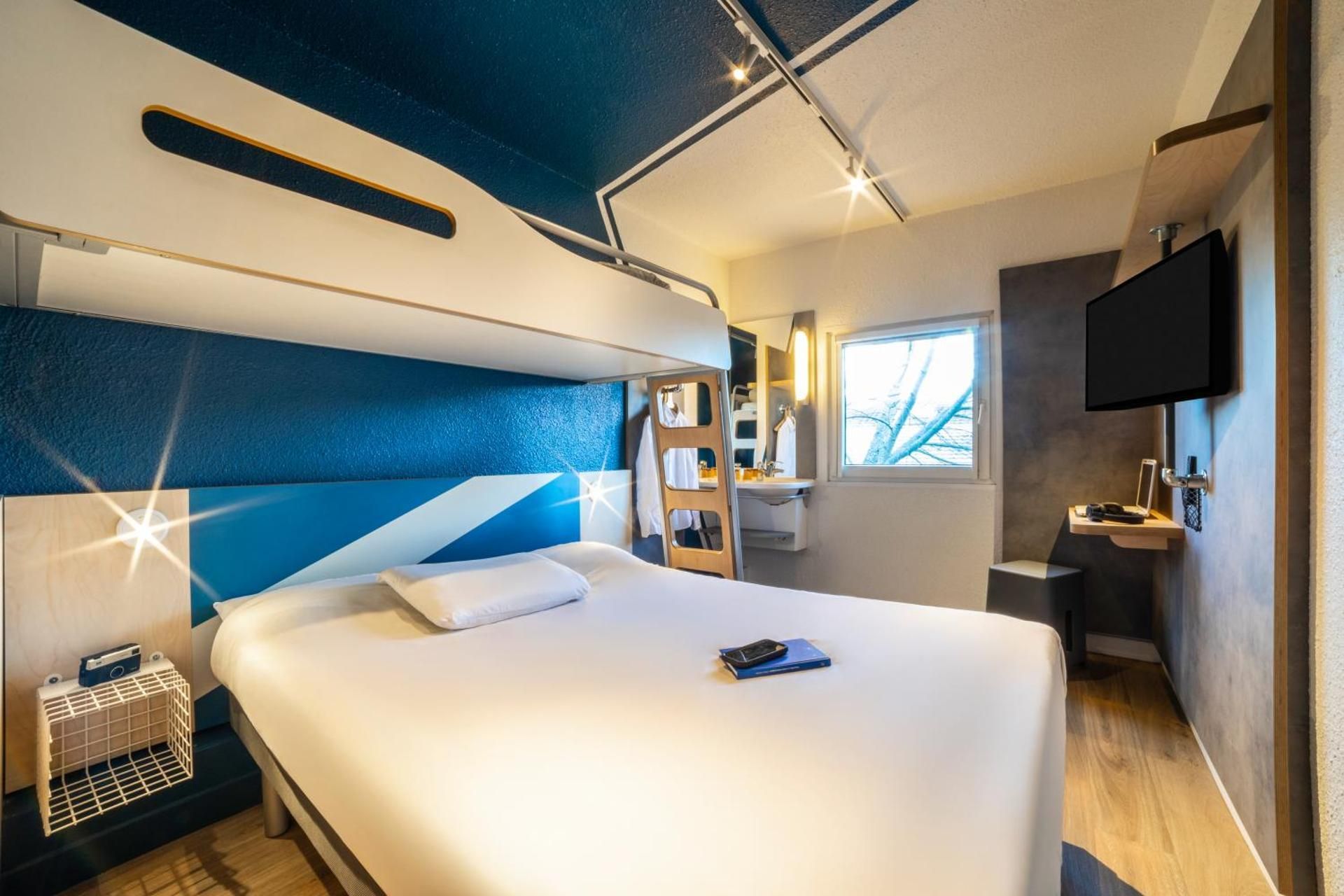 Double Room with Bunk Bed