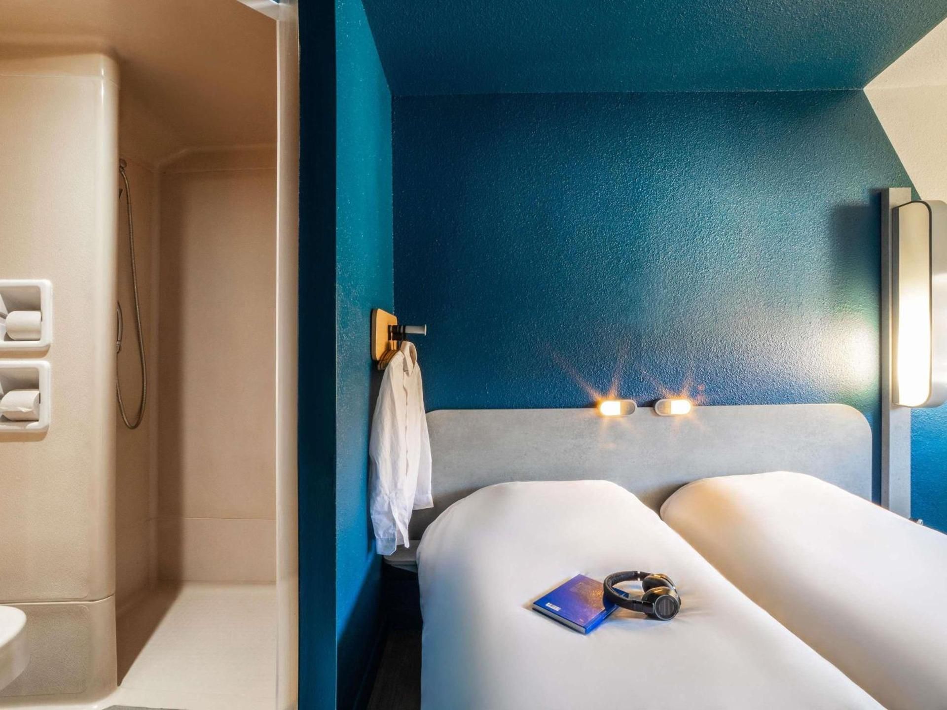Twin - Room with twin beds.