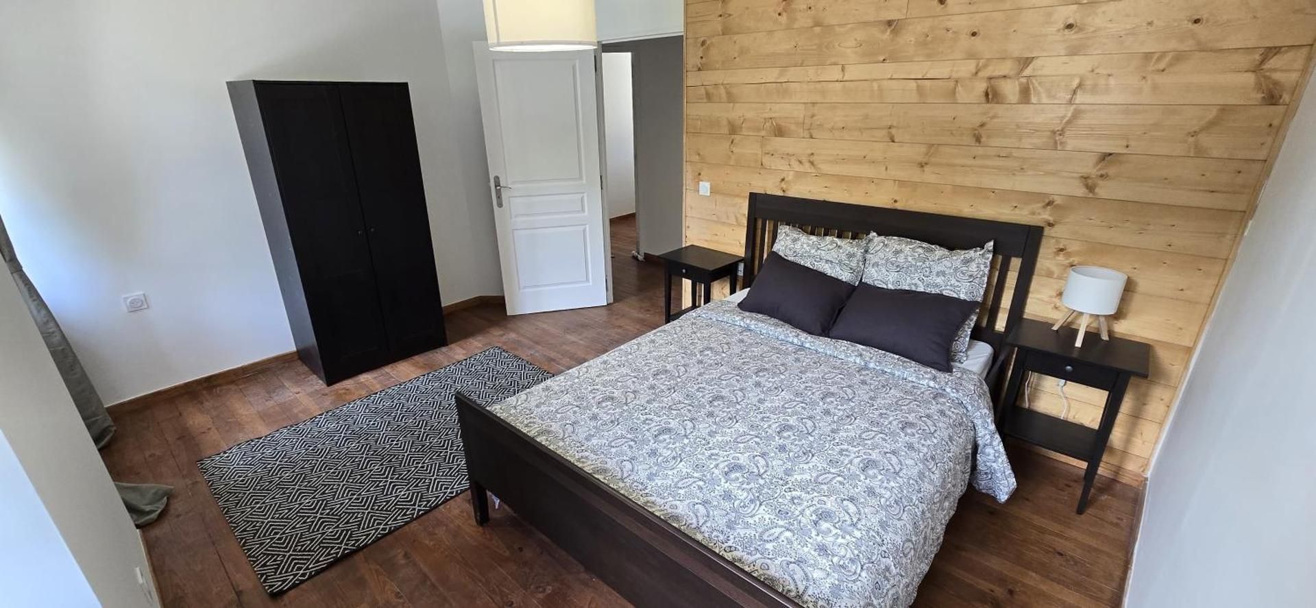 Suite with Mountain View