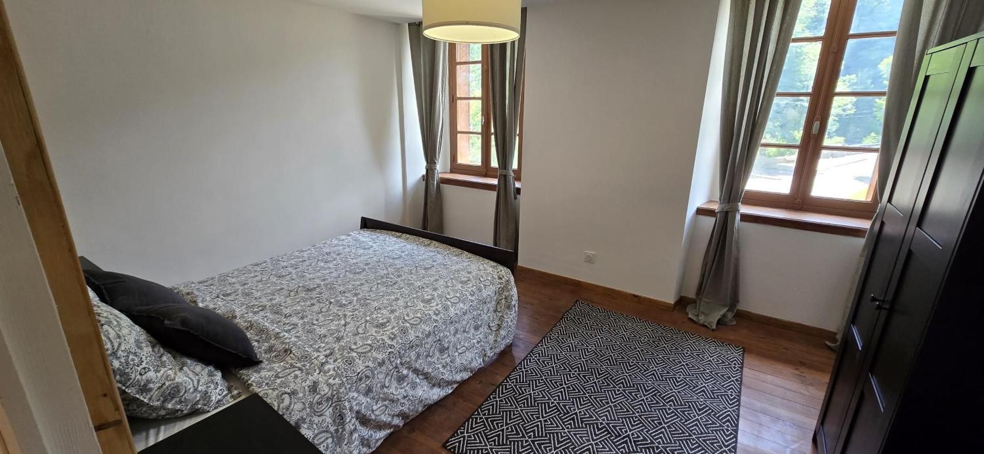 Suite with Mountain View