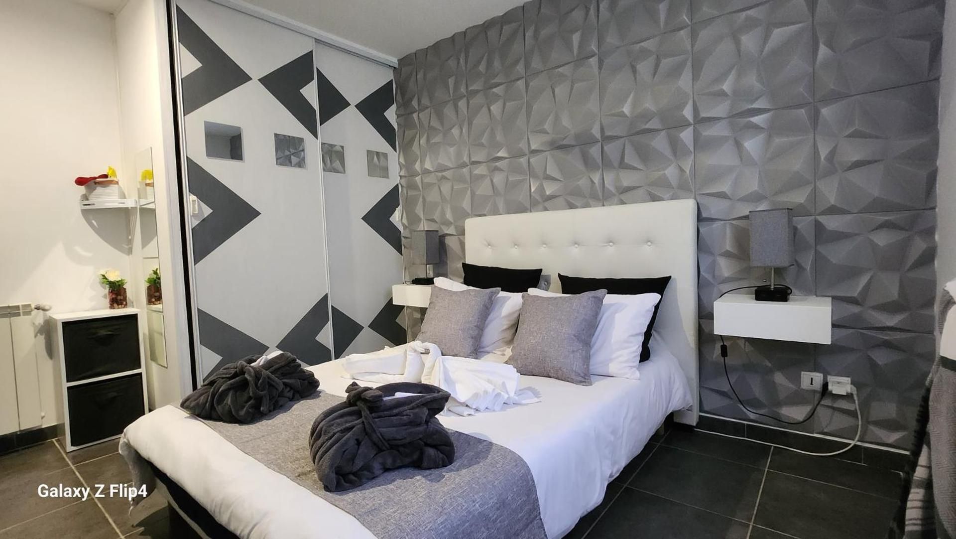 Suite with Garden View
