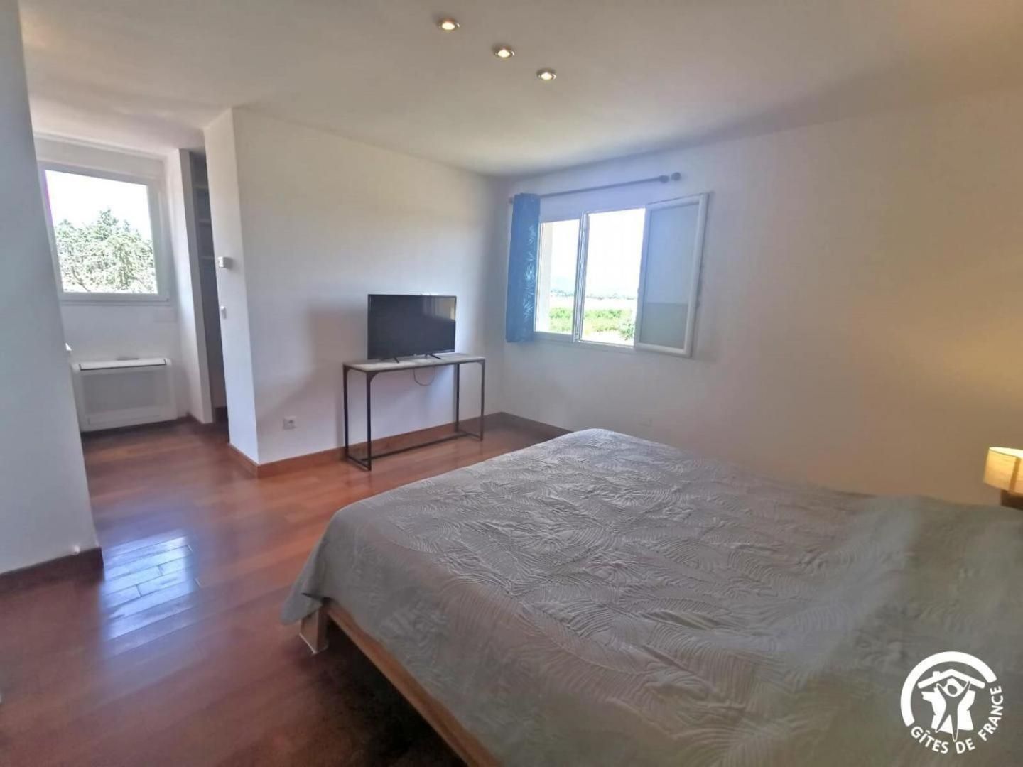 Queen Room with Garden View
