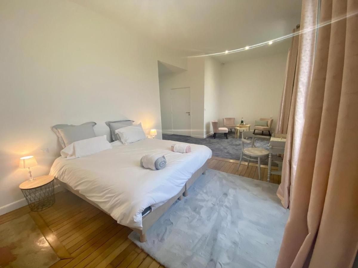 Deluxe Double Room with Shower