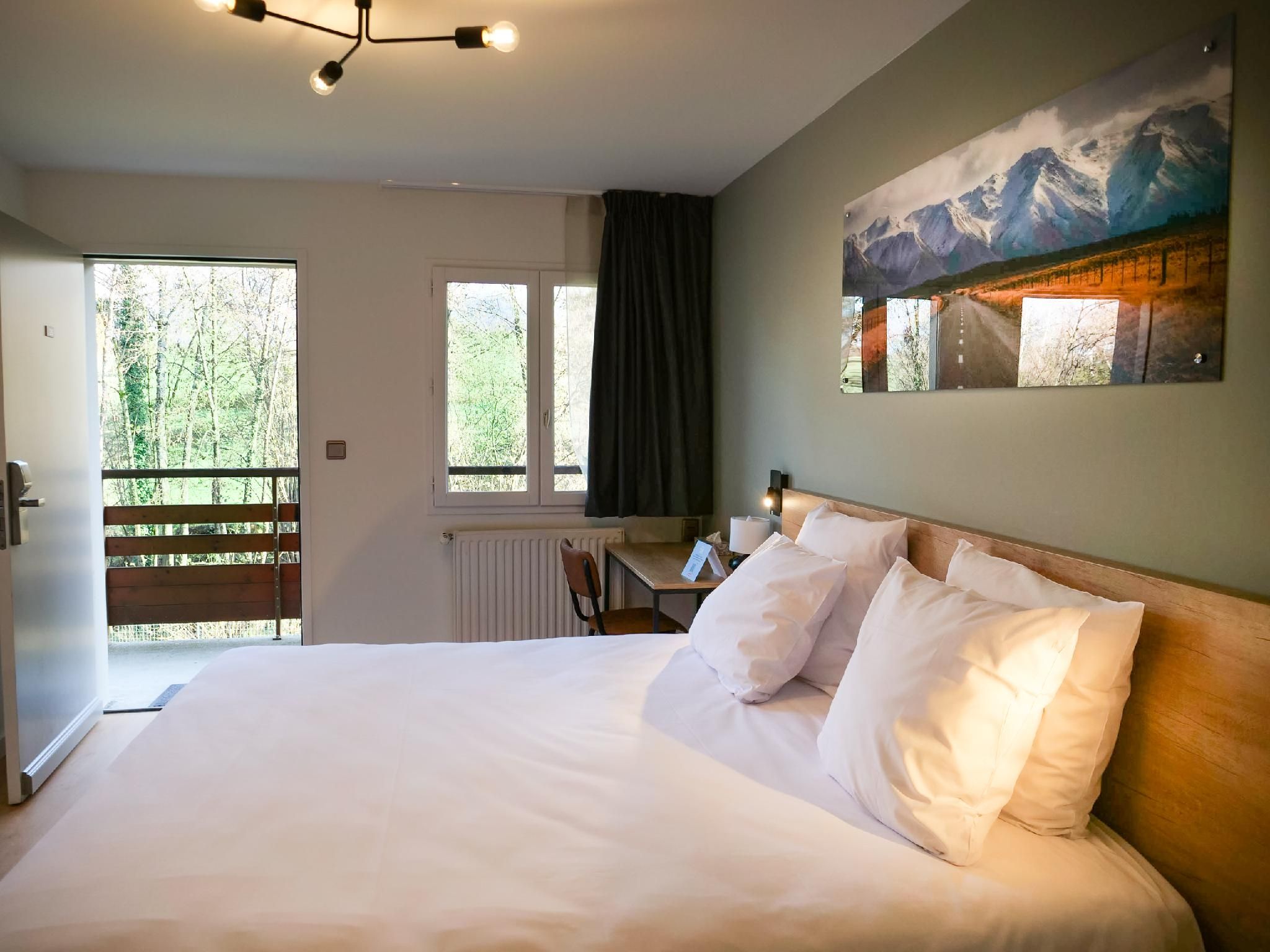 Double Room with Mountain View