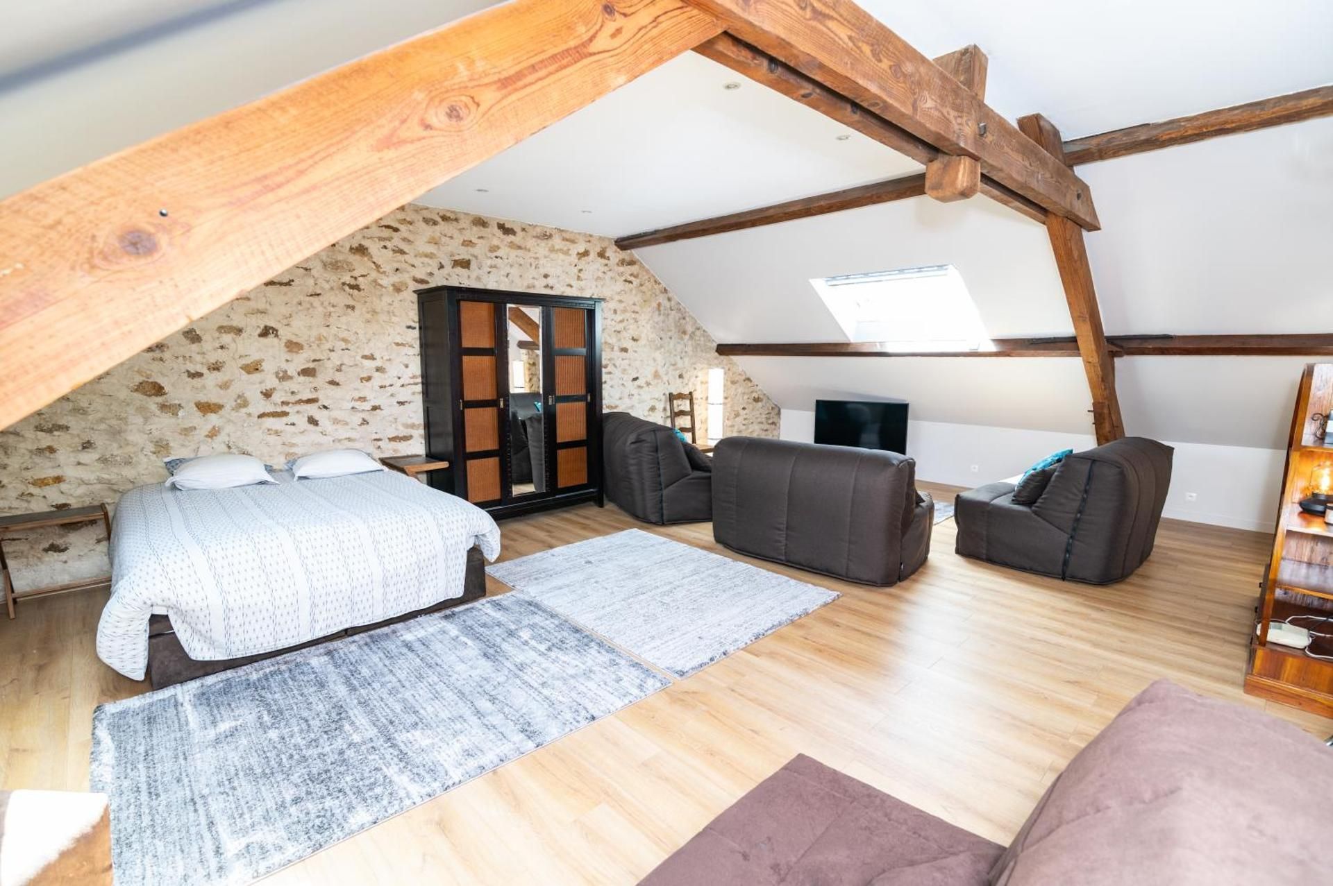 Deluxe Family Room